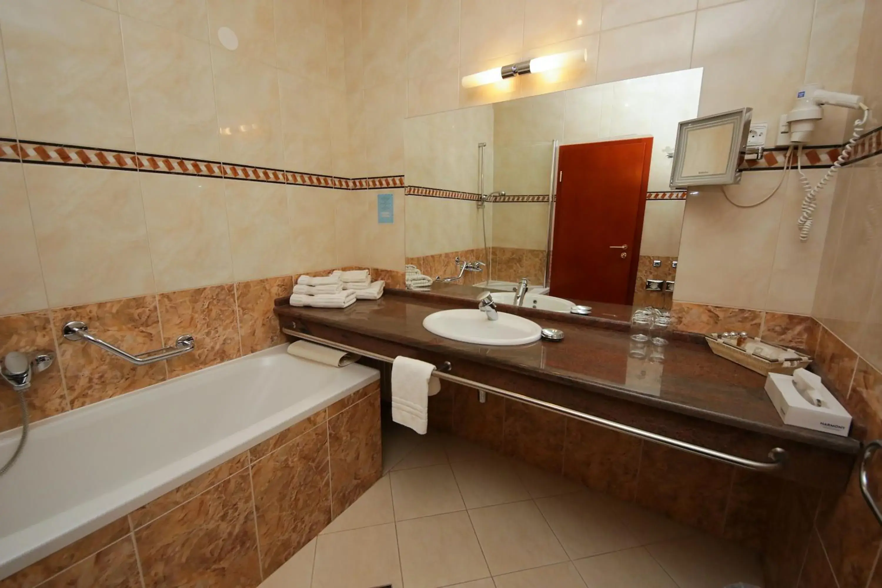 Toilet, Bathroom in Hotel Villa Radin