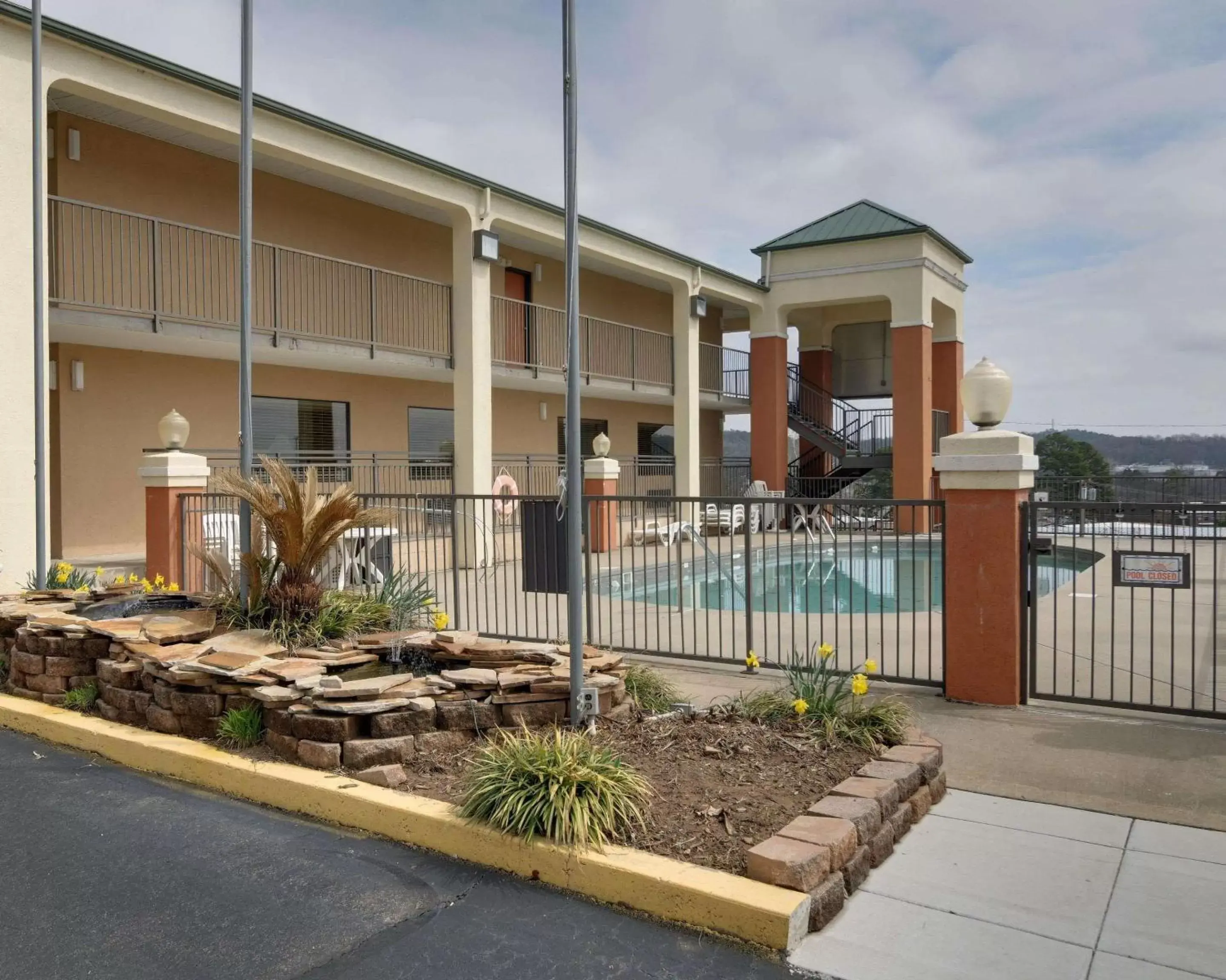 On site, Swimming Pool in Quality Inn & Suites Clarksville