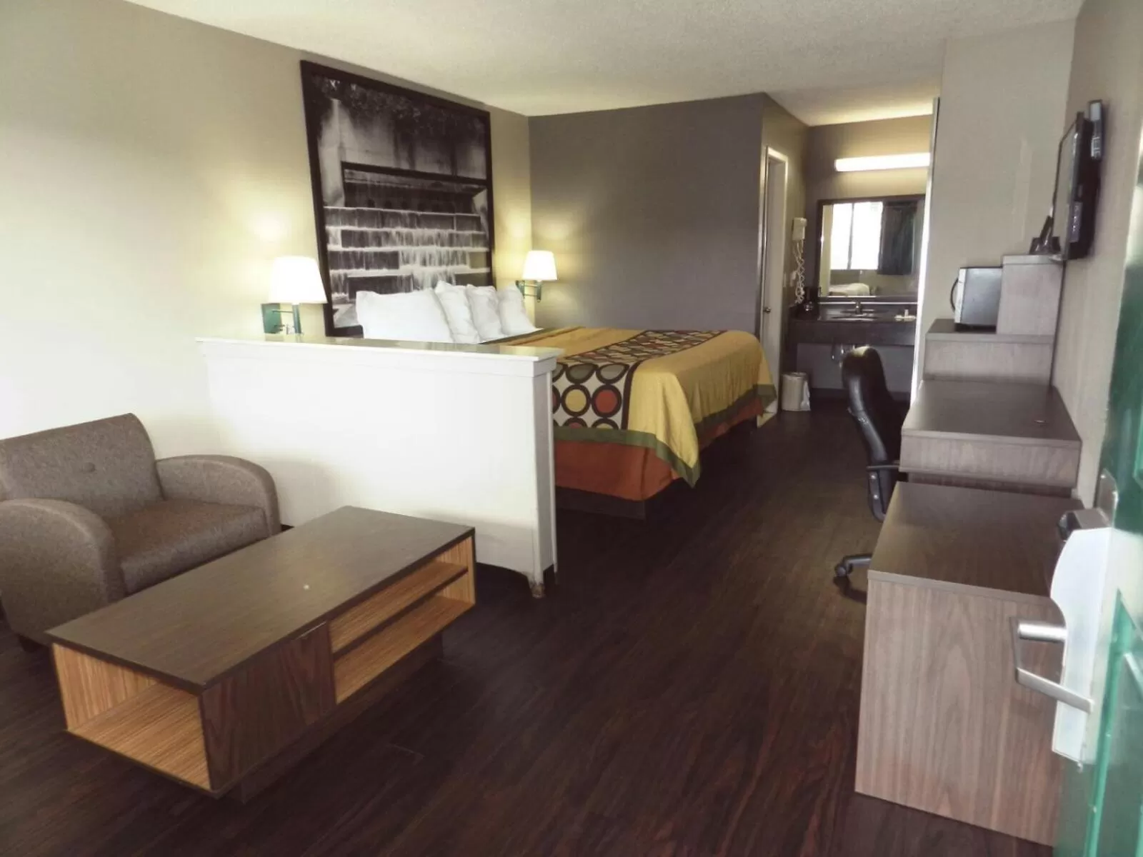 Photo of the whole room in Super 8 by Wyndham Universal City