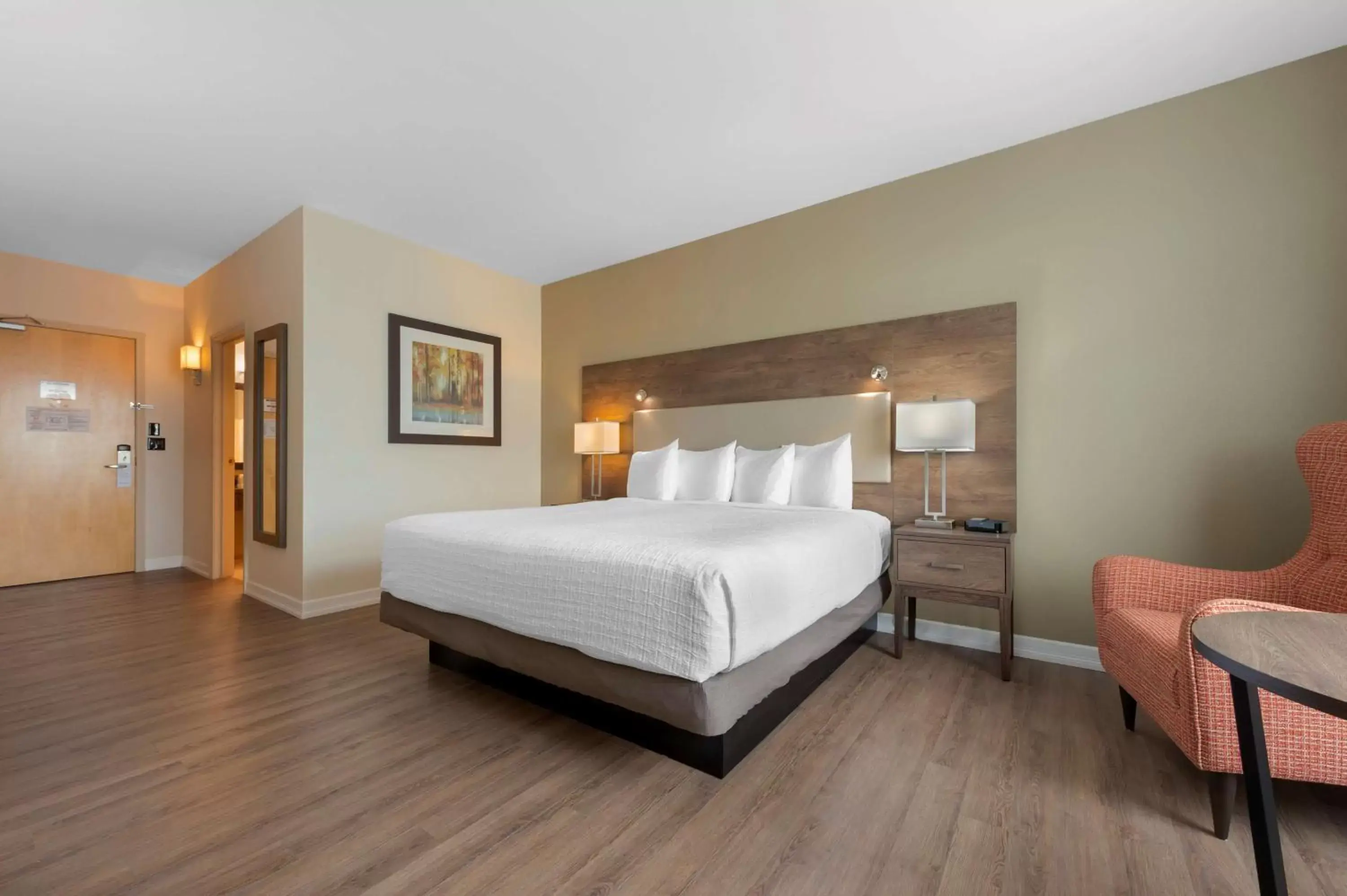 Bedroom, Bed in Best Western Plus Perth Parkside Inn & Spa