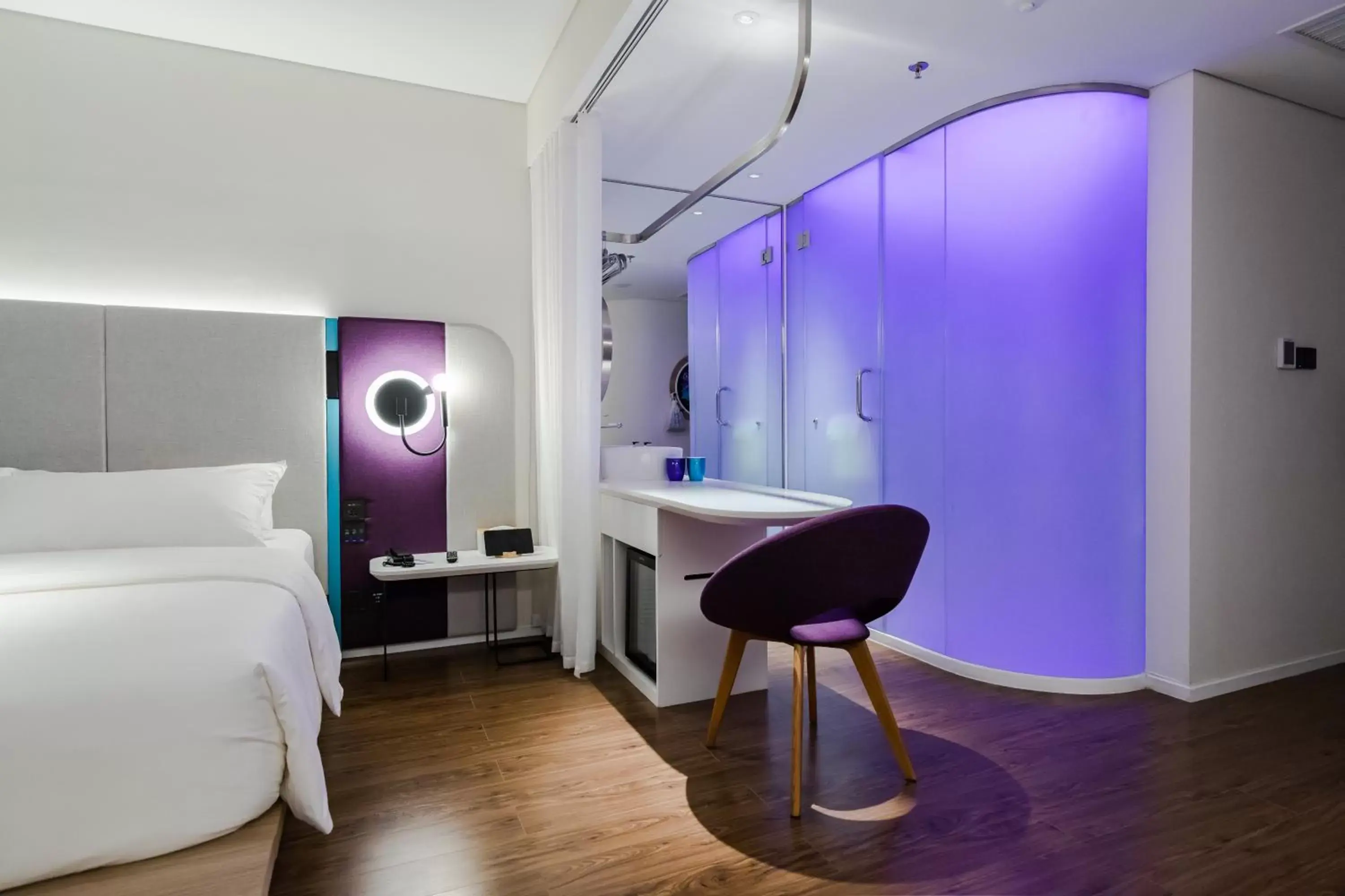 Shower, Bed in SOJO Hotel Nam Dinh Shower, Bed in SOJO Hotel Nam Dinh