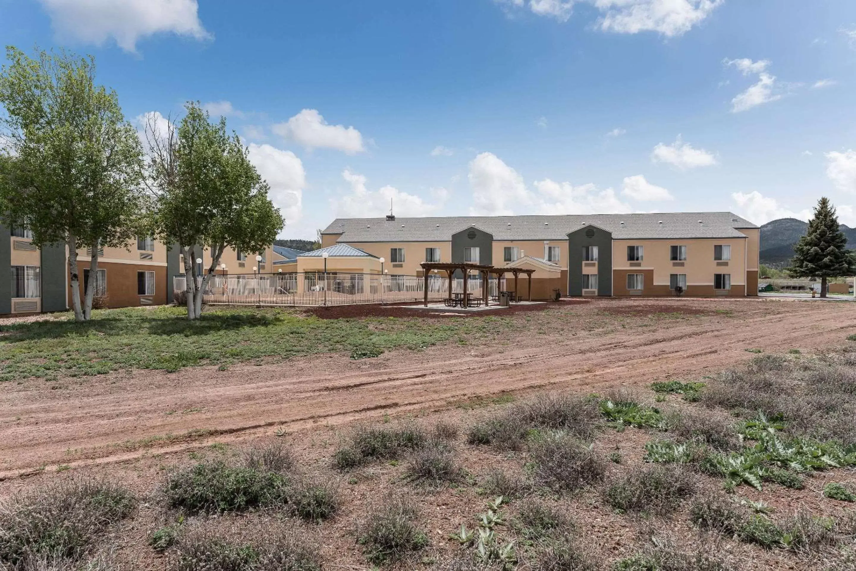 Property Building in Quality Inn Near Grand Canyon