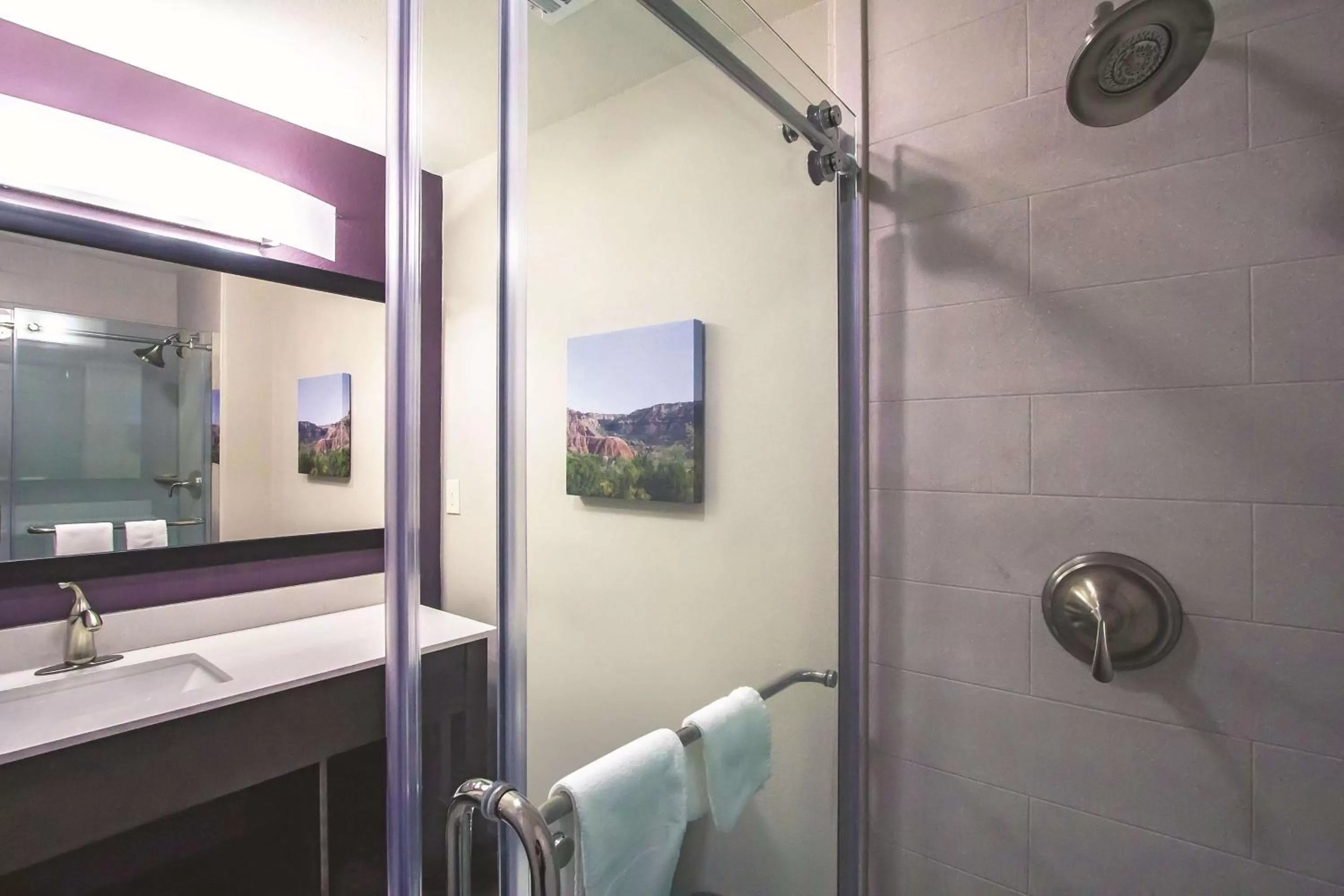 Photo of the whole room in La Quinta by Wyndham Pampa