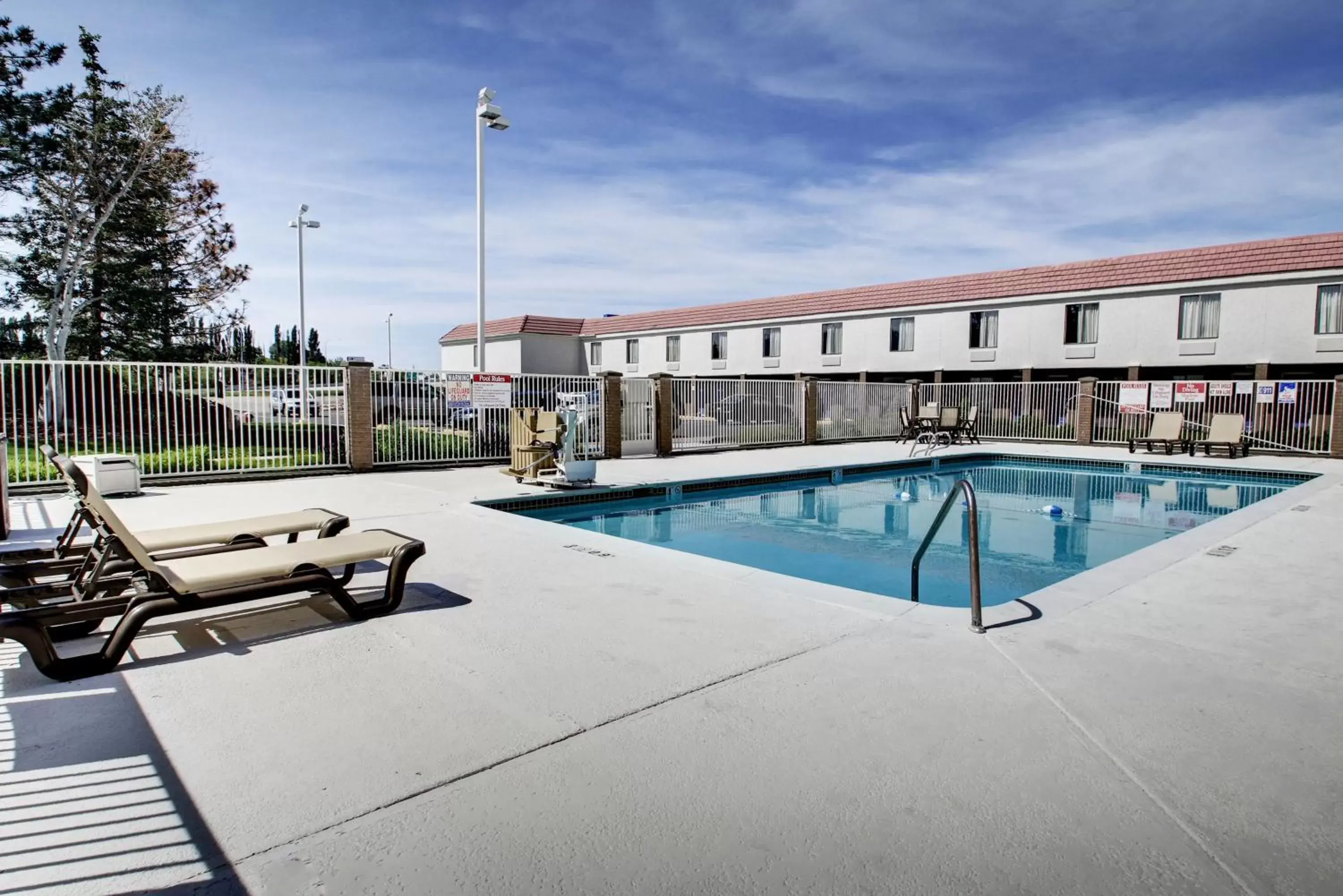 Swimming pool in Motel 6-Ogden, UT - Riverdale Swimming pool in Motel 6-Ogden, UT - Riverdale
