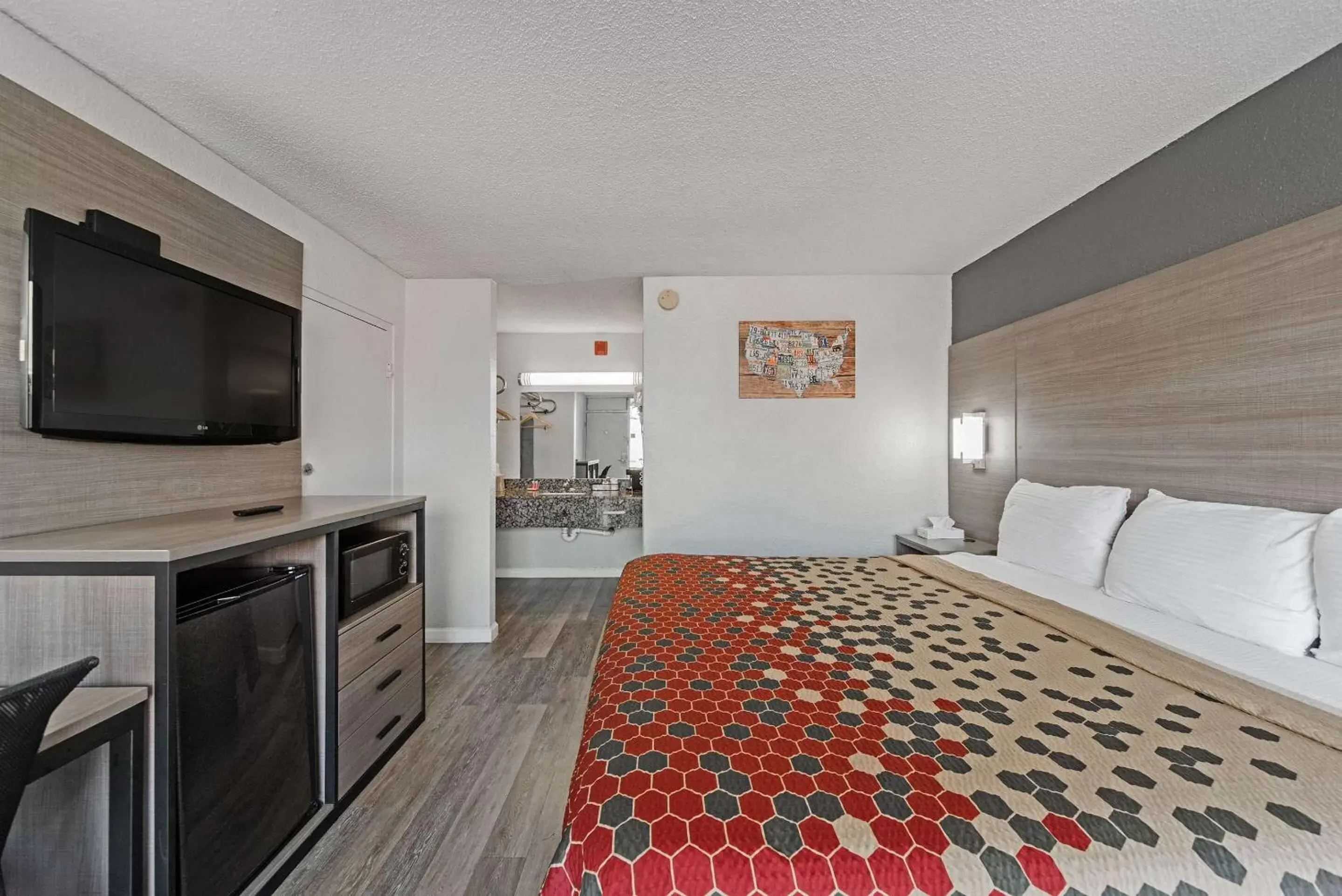 Bedroom, Bed in Econo Lodge Inn & Suites Near Bricktown