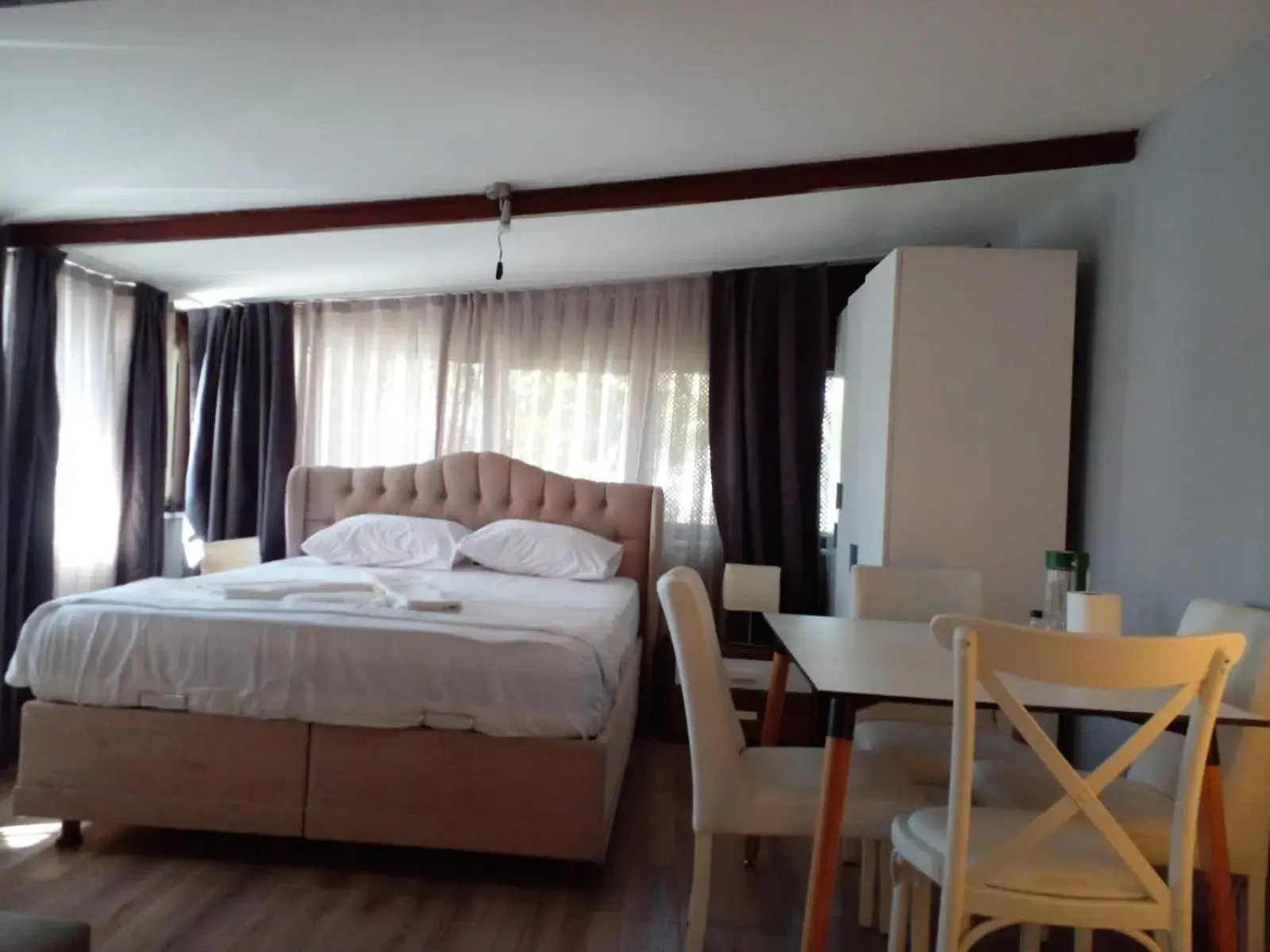 Living room, Bed in Kaftan Hotel