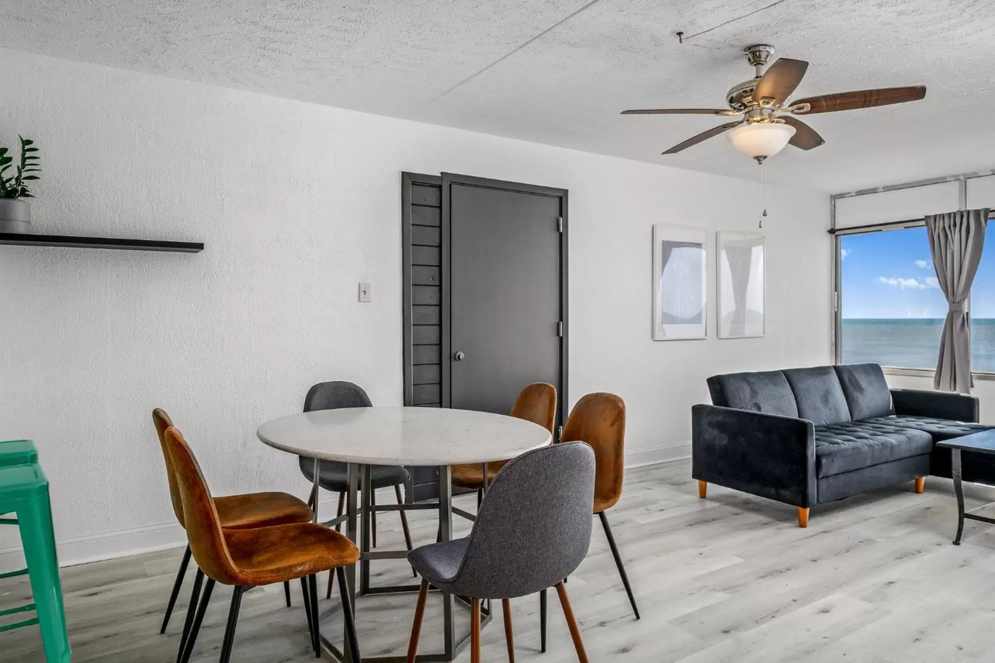 Living room in The Beverley Beach House Living room in The Beverley Beach House
