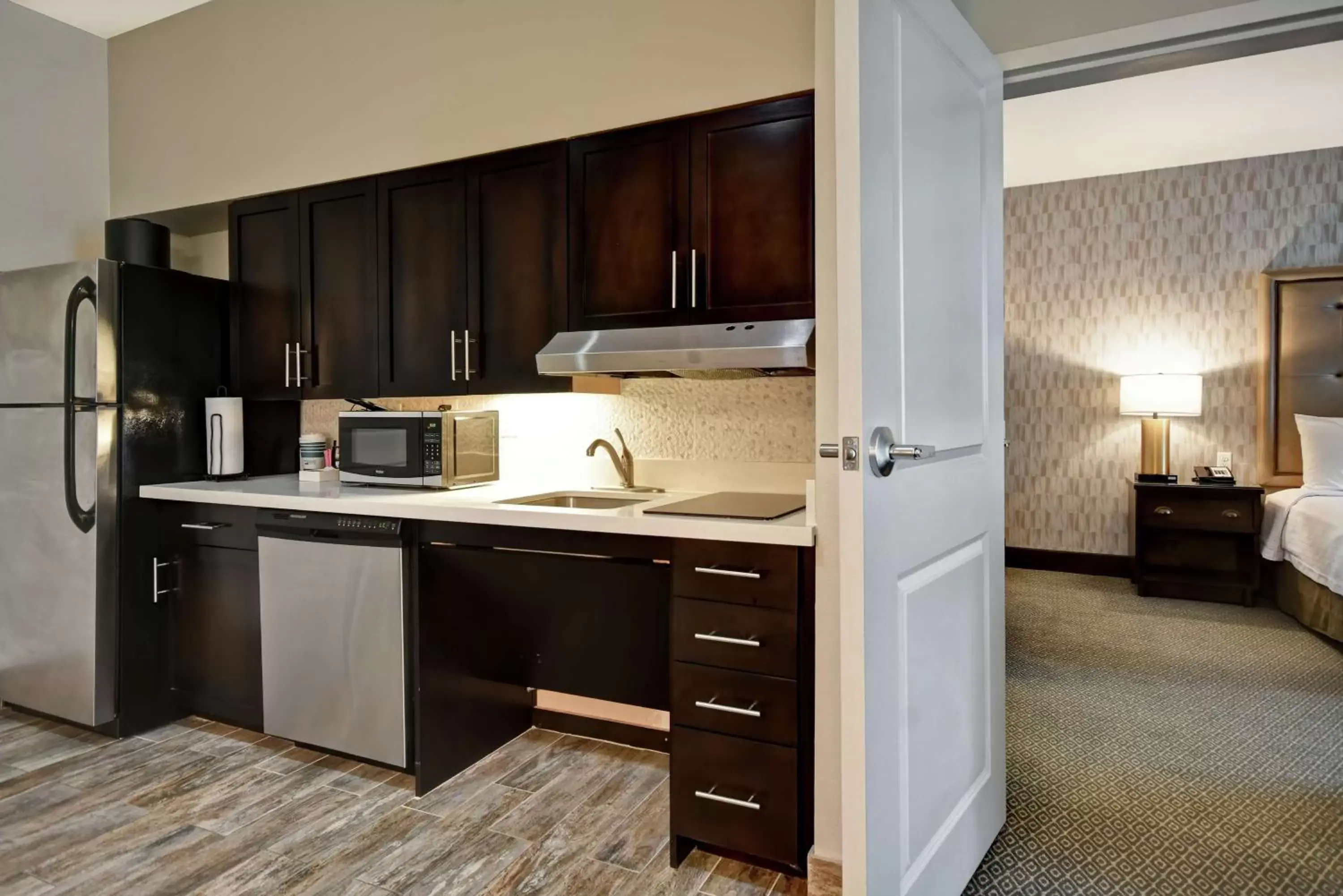 Kitchen or kitchenette, Kitchen/Kitchenette in Homewood Suites by Hilton Dallas Arlington South