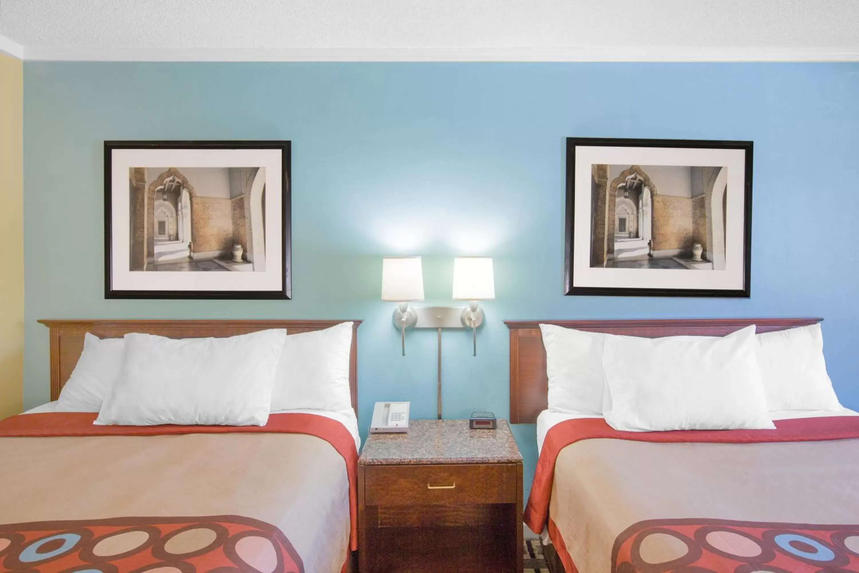 Queen Room with Two Queen Beds - Non-Smoking in Super 8 by Wyndham Jasper