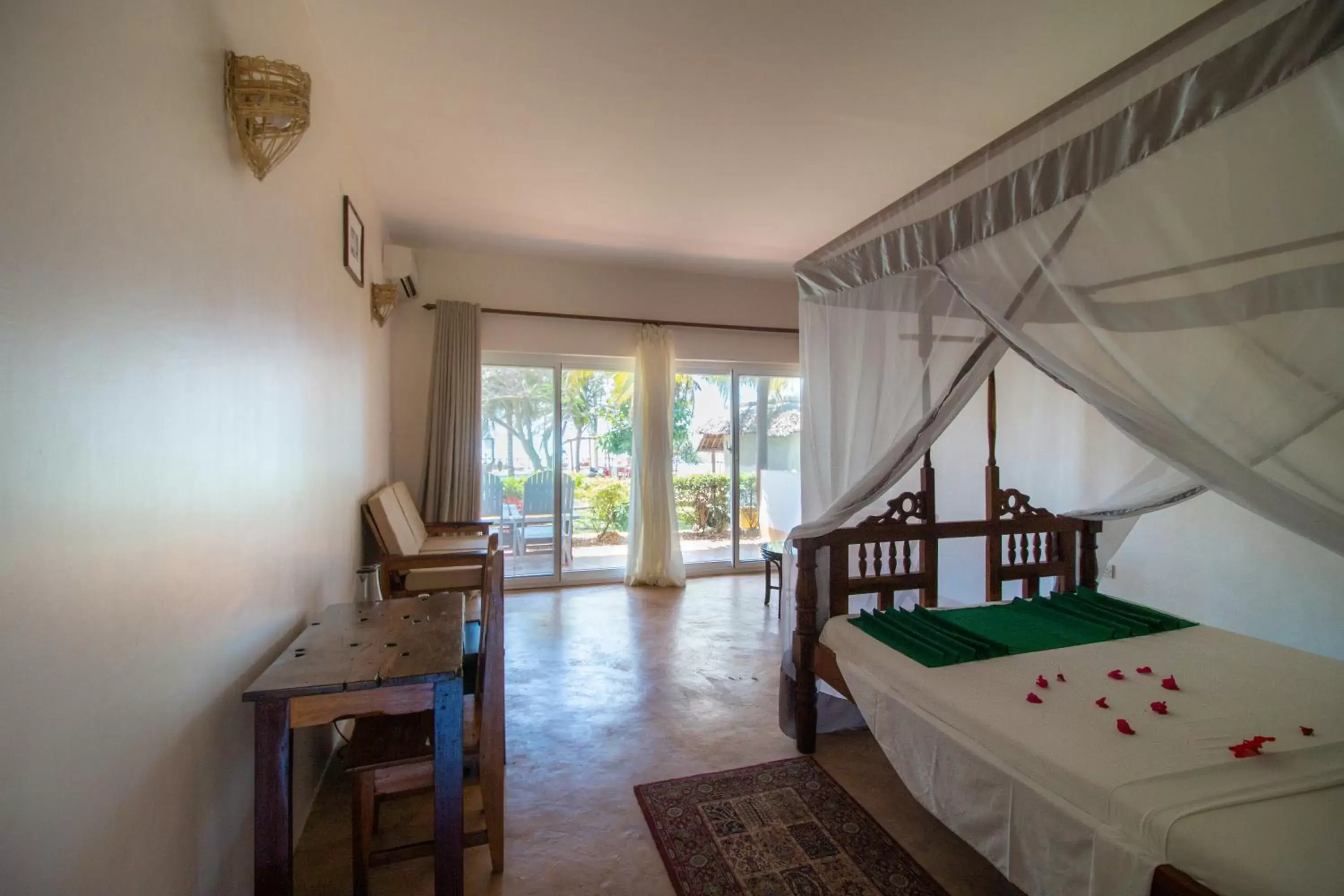 Sea view, Bed in Tanzanite Beach Resort Sea view, Bed in Tanzanite Beach Resort
