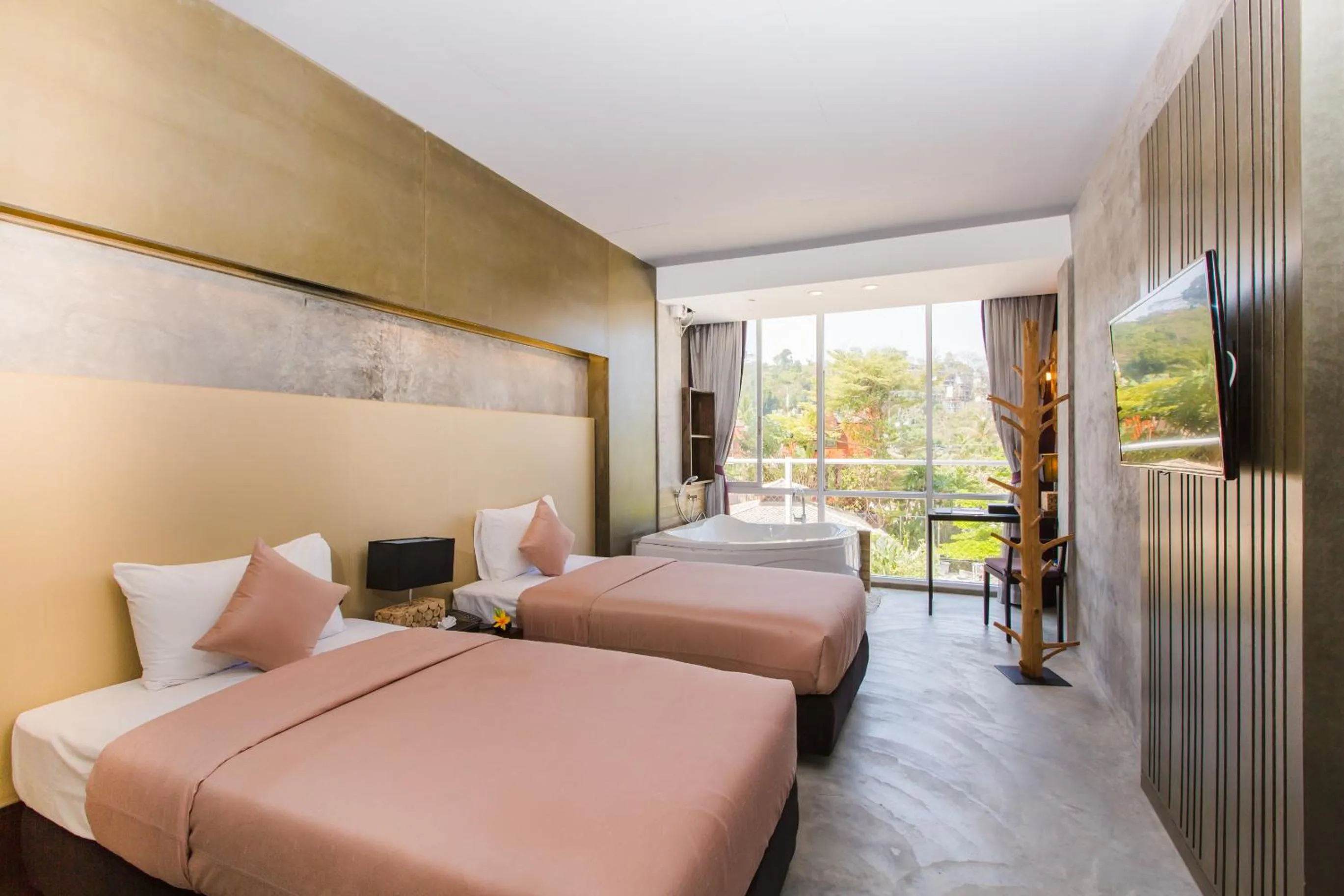 Superior Twin Room with Partial Sea View - single occupancy in Patong Signature Boutique Hotel