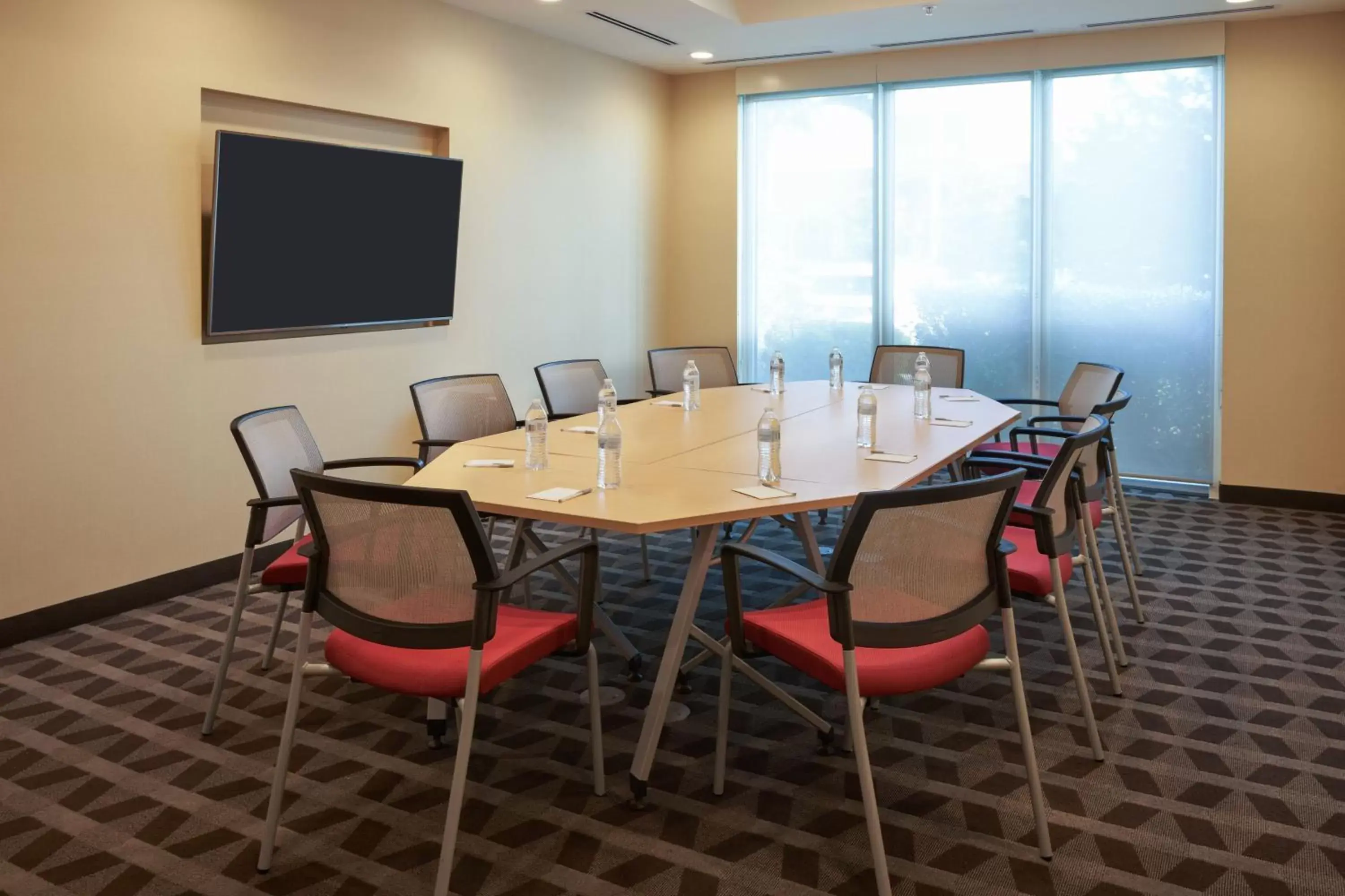 Meeting/conference room in TownePlace Suites Miami Kendall West