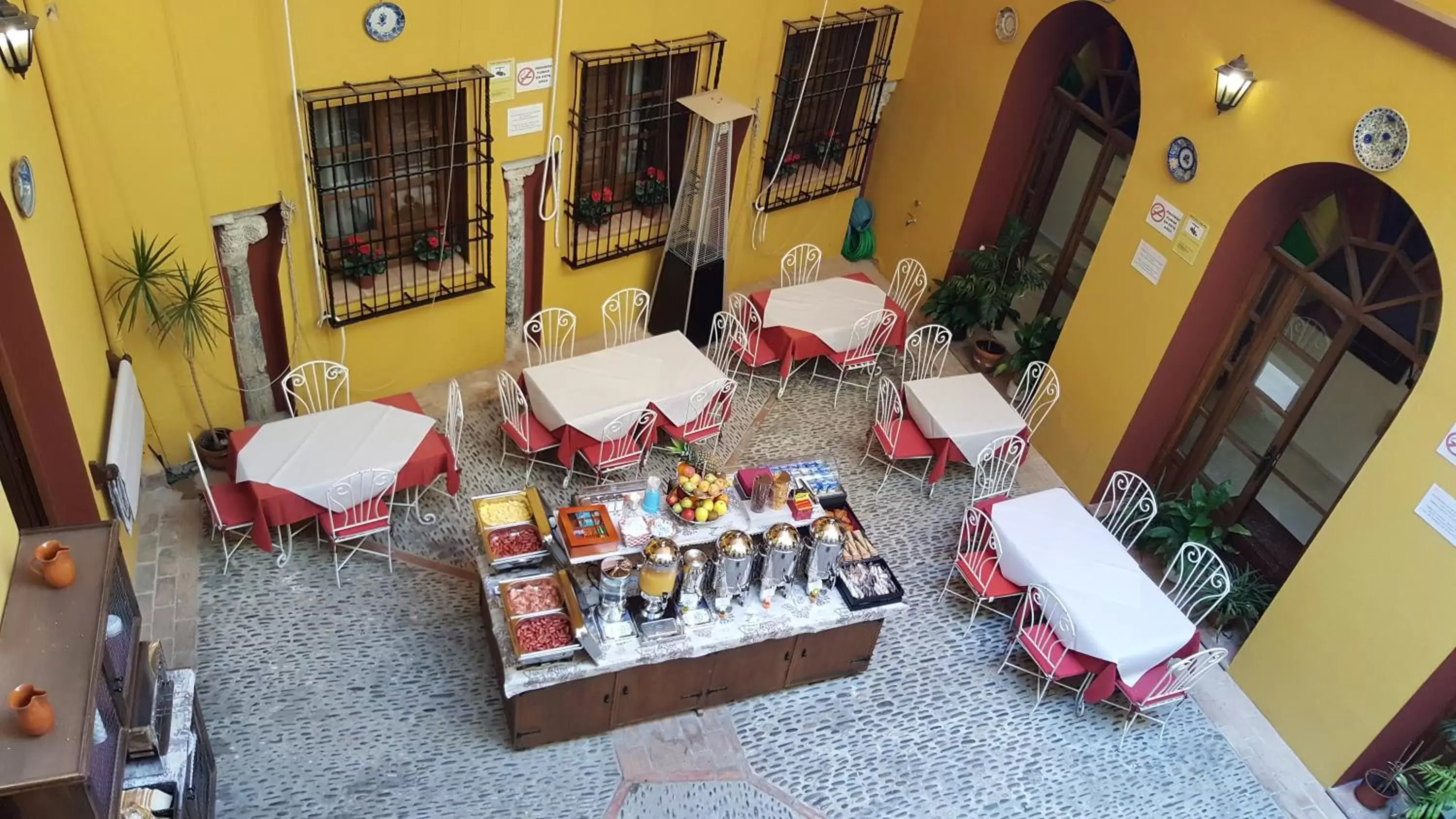 Buffet breakfast in Hotel Mezquita