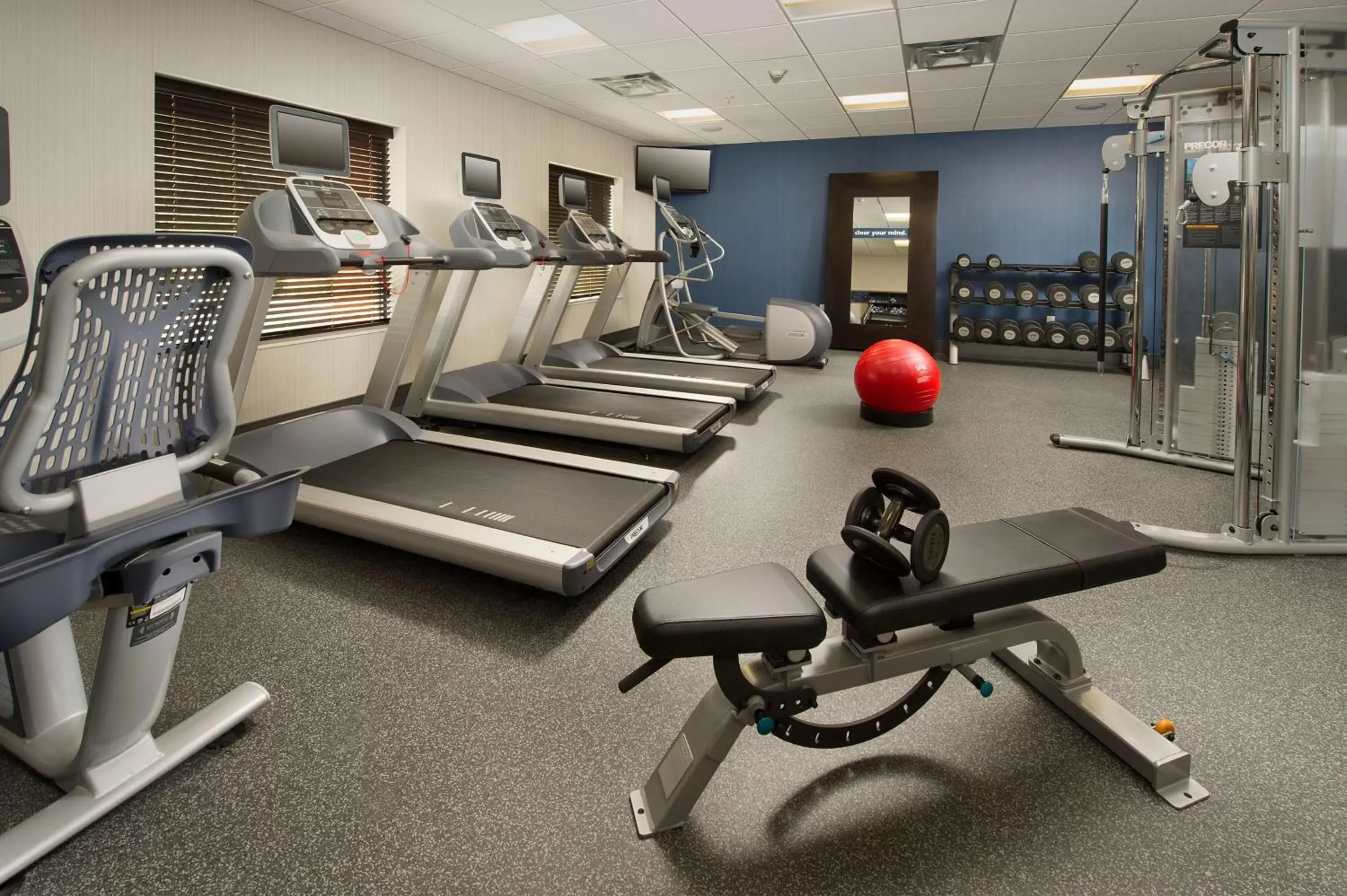Fitness centre/facilities, Fitness Center/Facilities in Hampton Inn & Suites Baltimore/Woodlawn