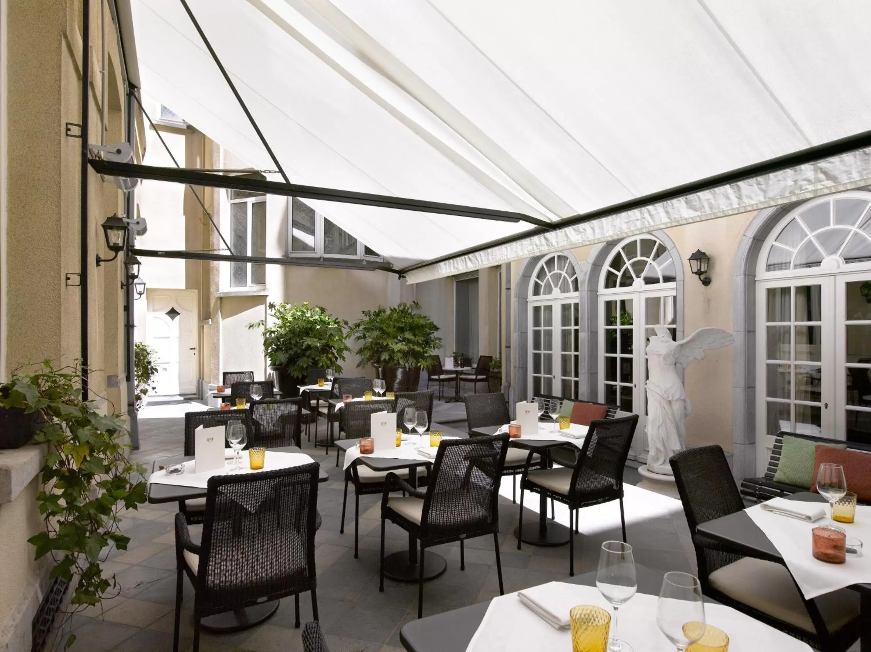 Inner courtyard view, Restaurant/Places to Eat in Hotel Damier Kortrijk