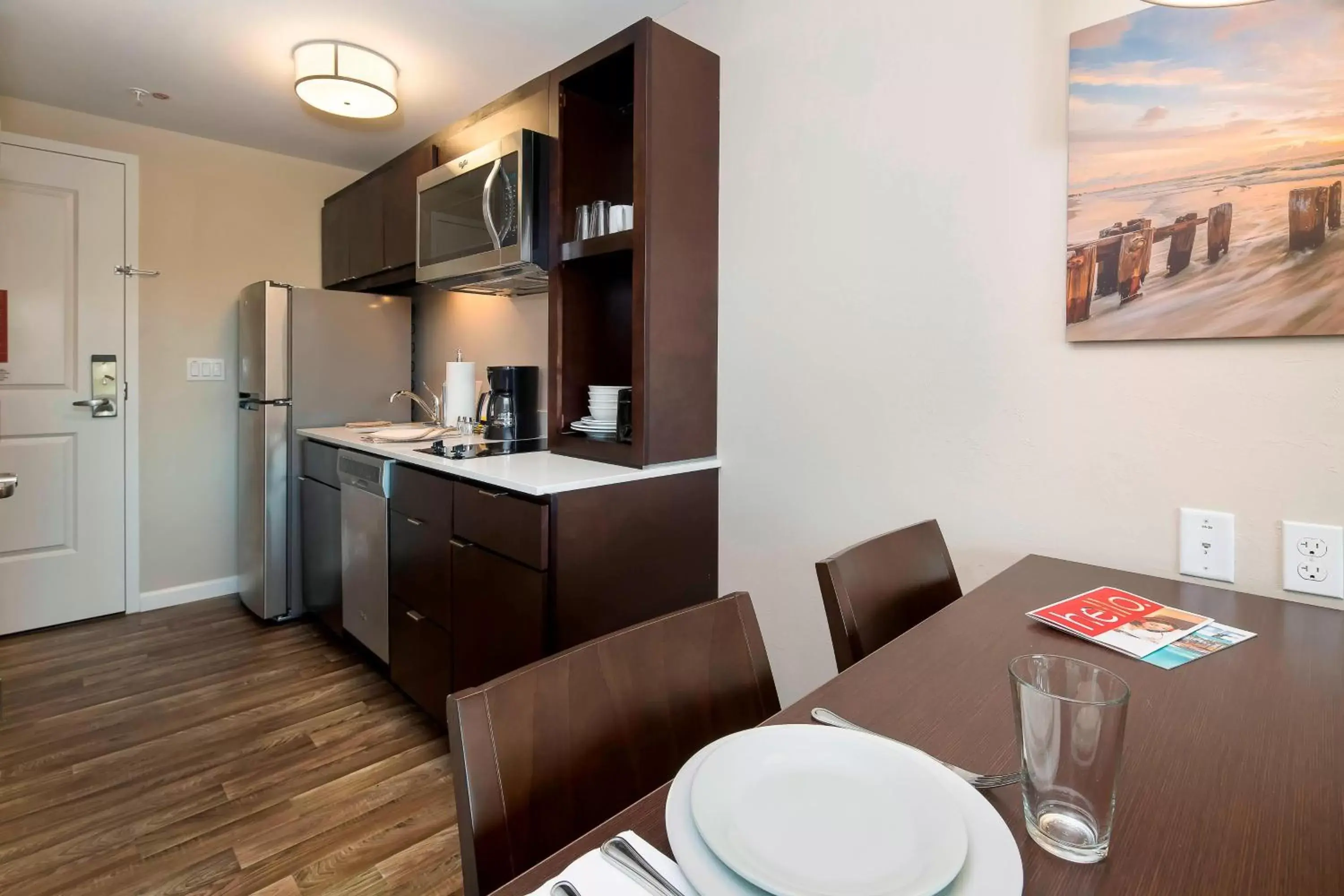 Kitchen or kitchenette, Dining Area in TownePlace Suites by Marriott Fort Myers Estero