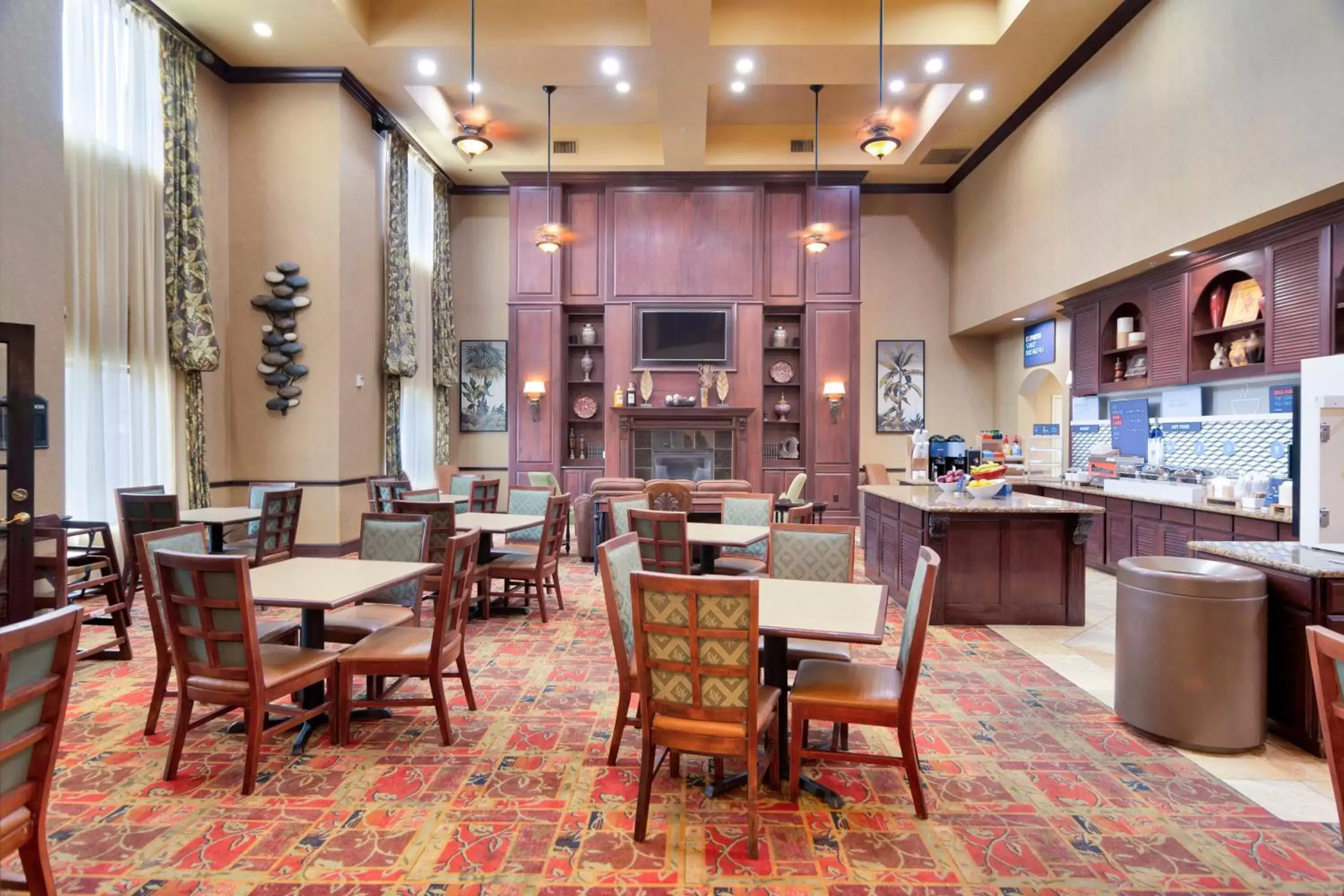 Breakfast, Restaurant/Places to Eat in Holiday Inn Express Hotel & Suites DFW West - Hurst, an IHG Hotel