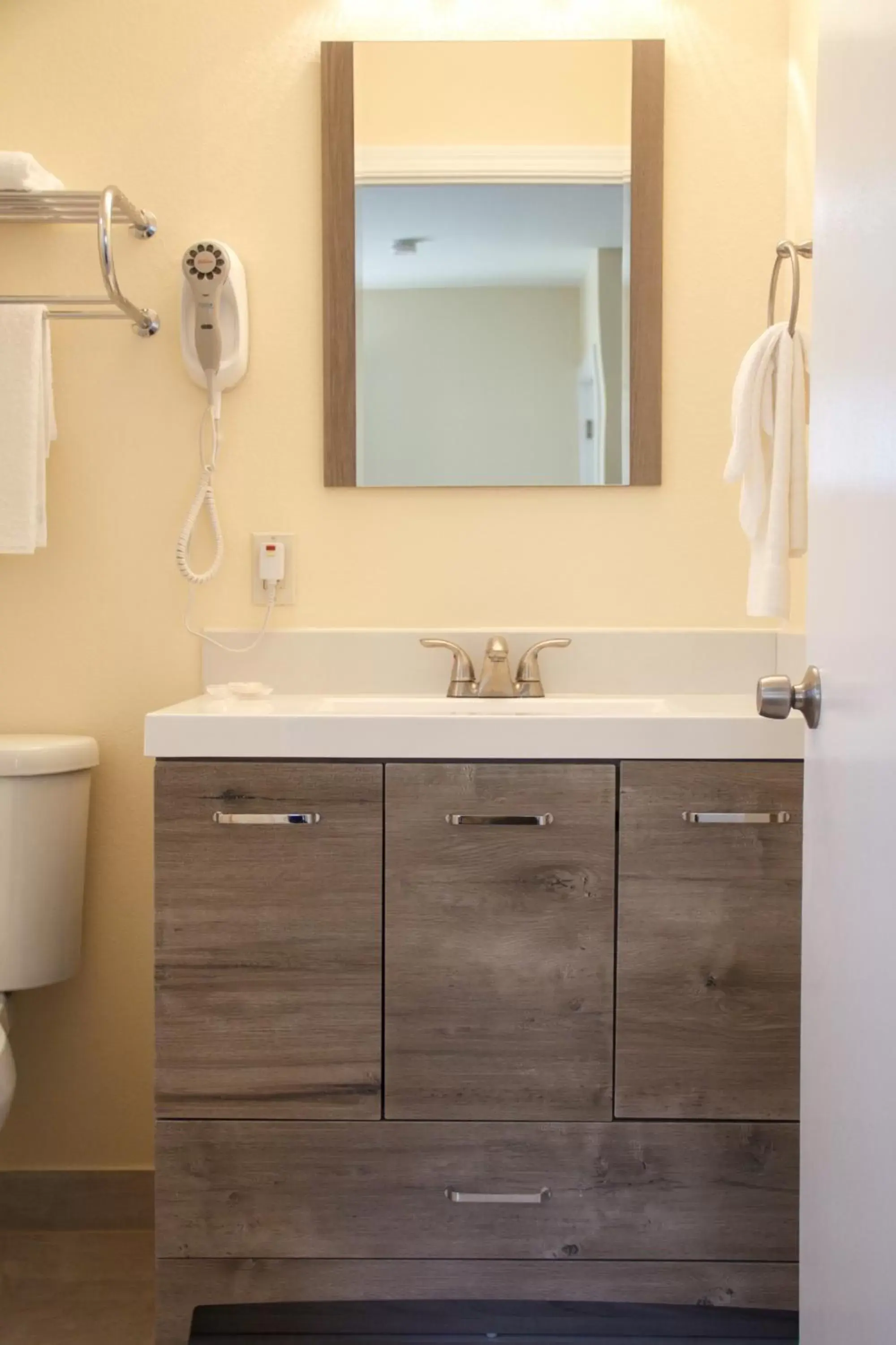 Bathroom in Mount Royal Inn