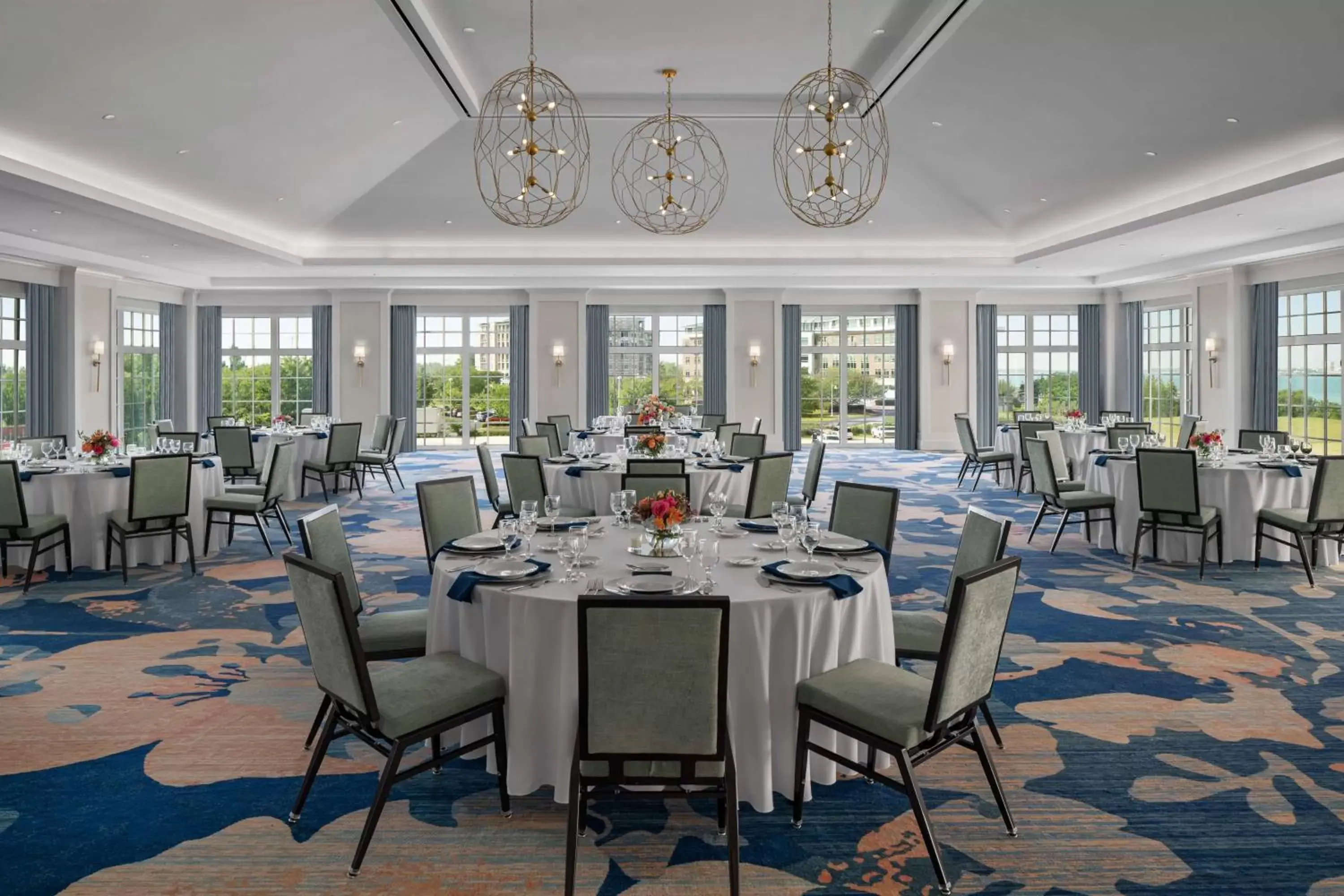 Meeting/conference room, Restaurant/Places to Eat in Embassy Suites by Hilton Charleston Harbor Mt. Pleasant