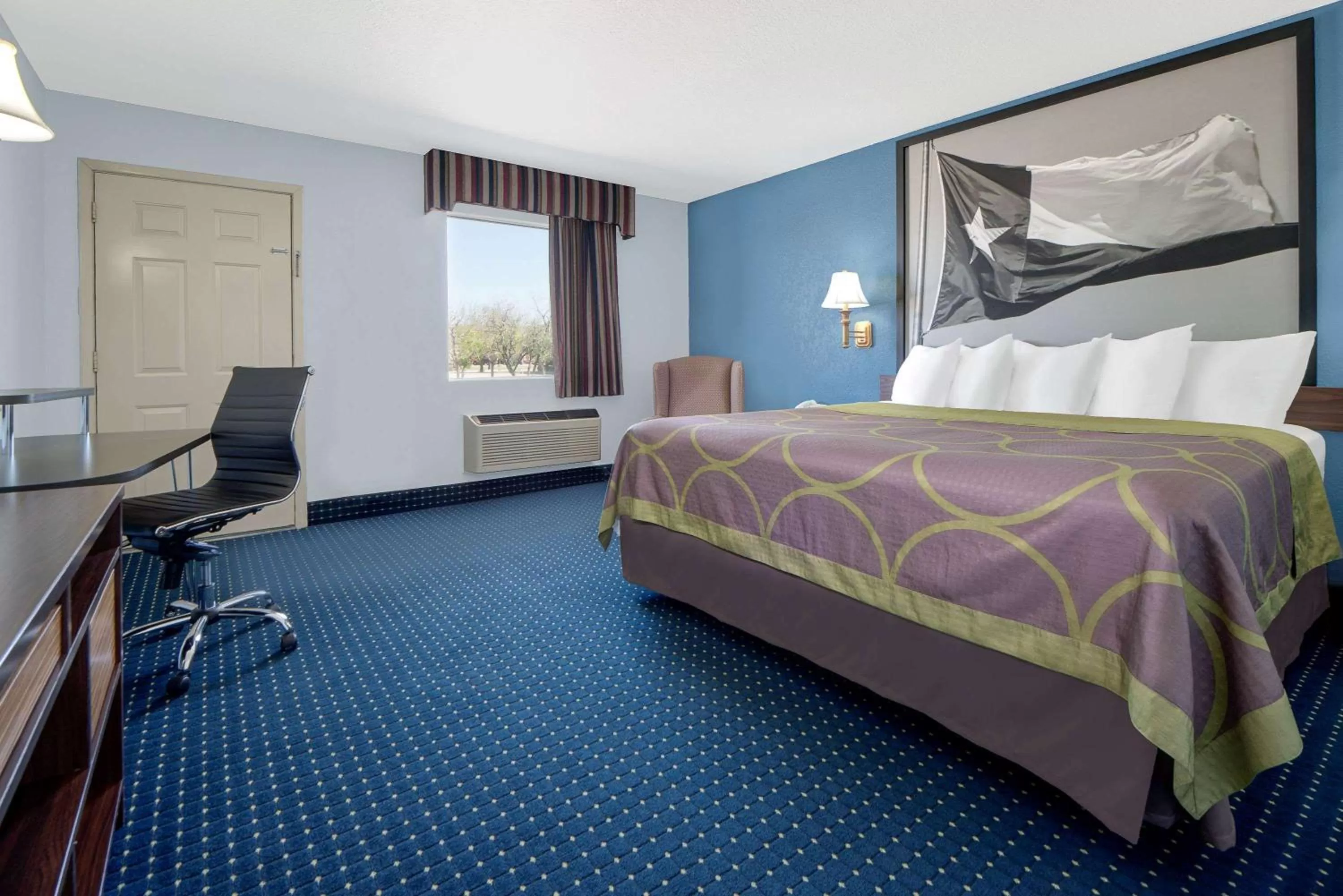 Photo of the whole room, Bed in Super 8 by Wyndham Dumas TX