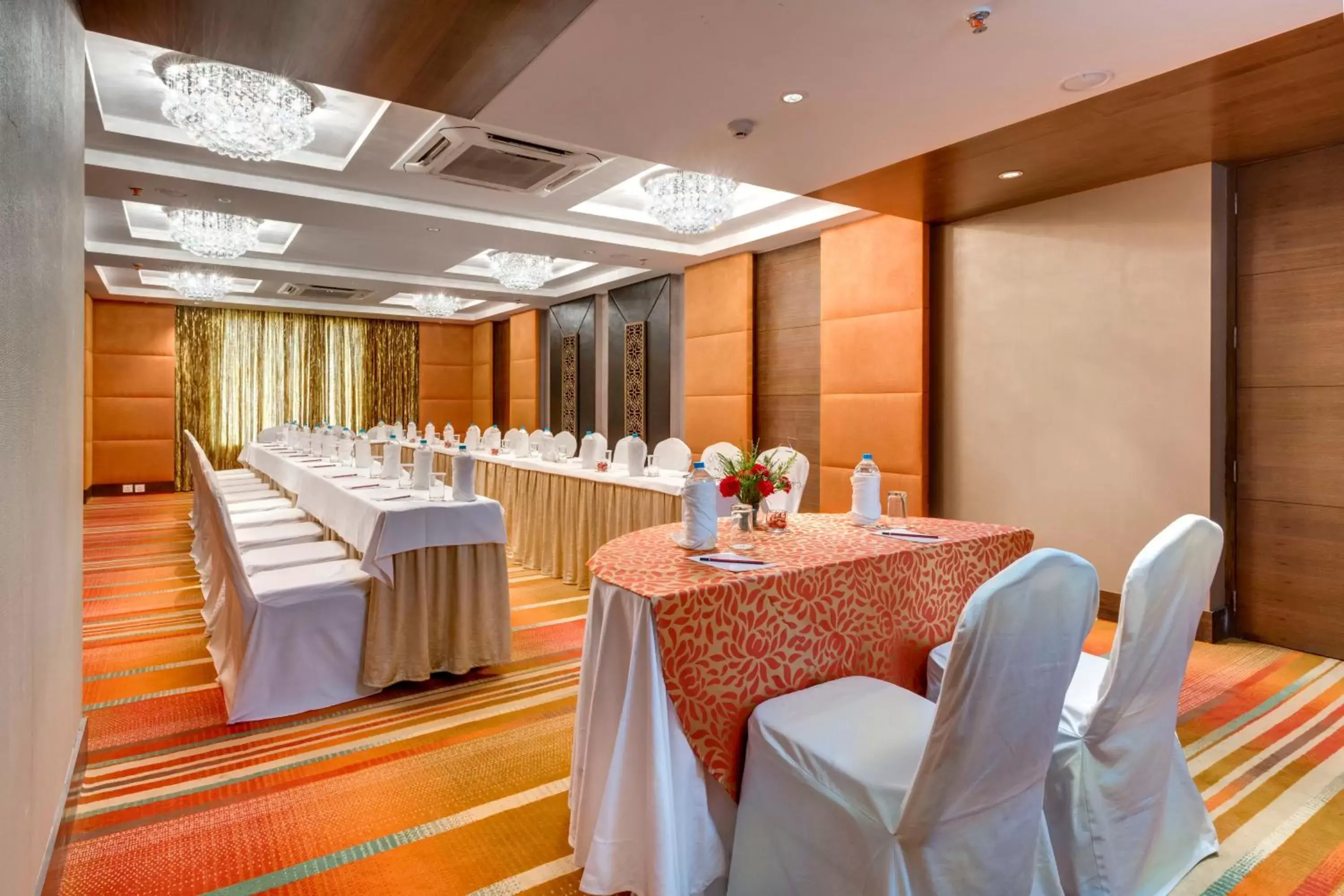 Banquet/Function facilities in Pride Plaza Hotel, Kolkata