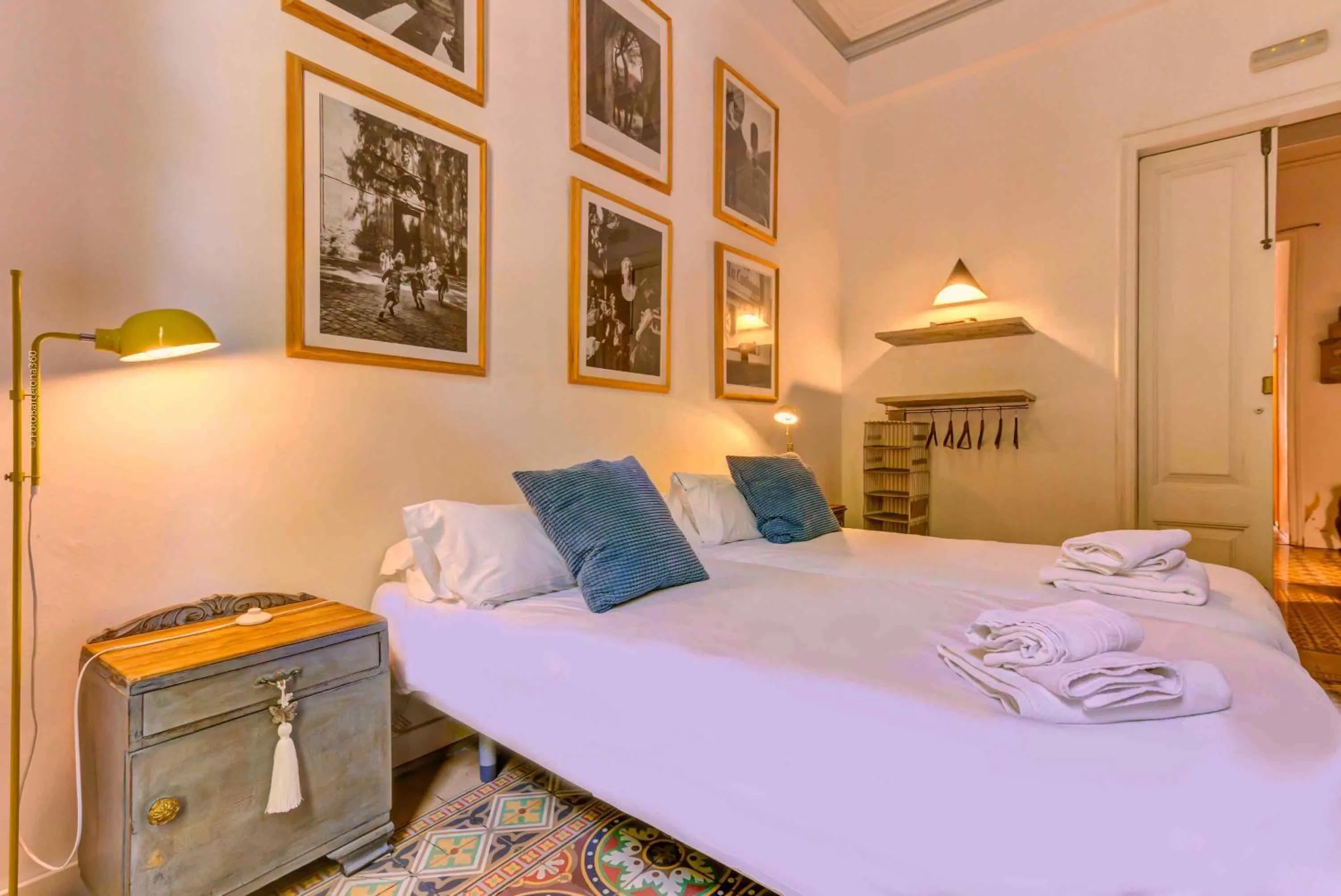 Bedroom, Bed in Factory Suites Barcelona