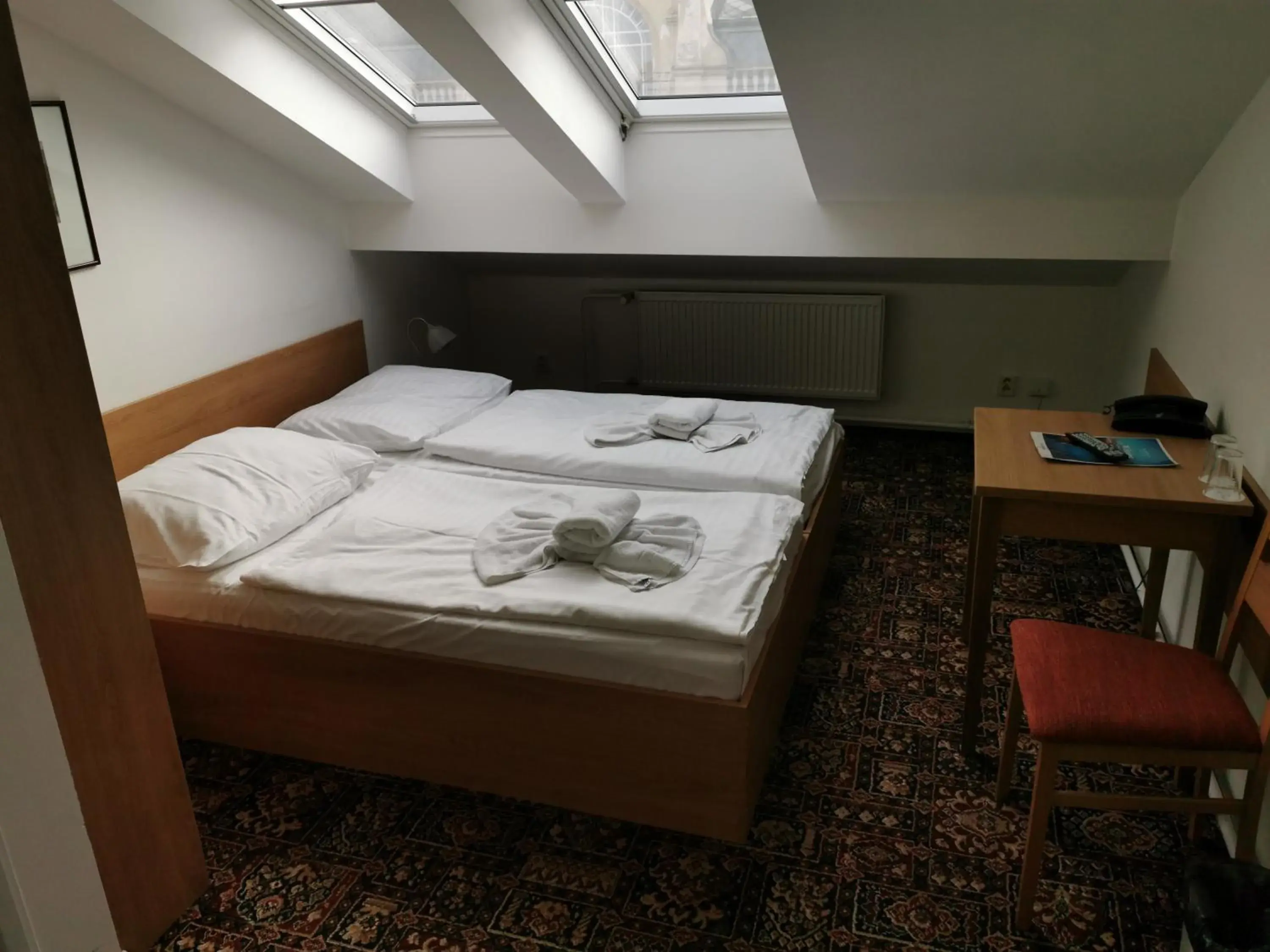Bedroom, Bed in City-Inn