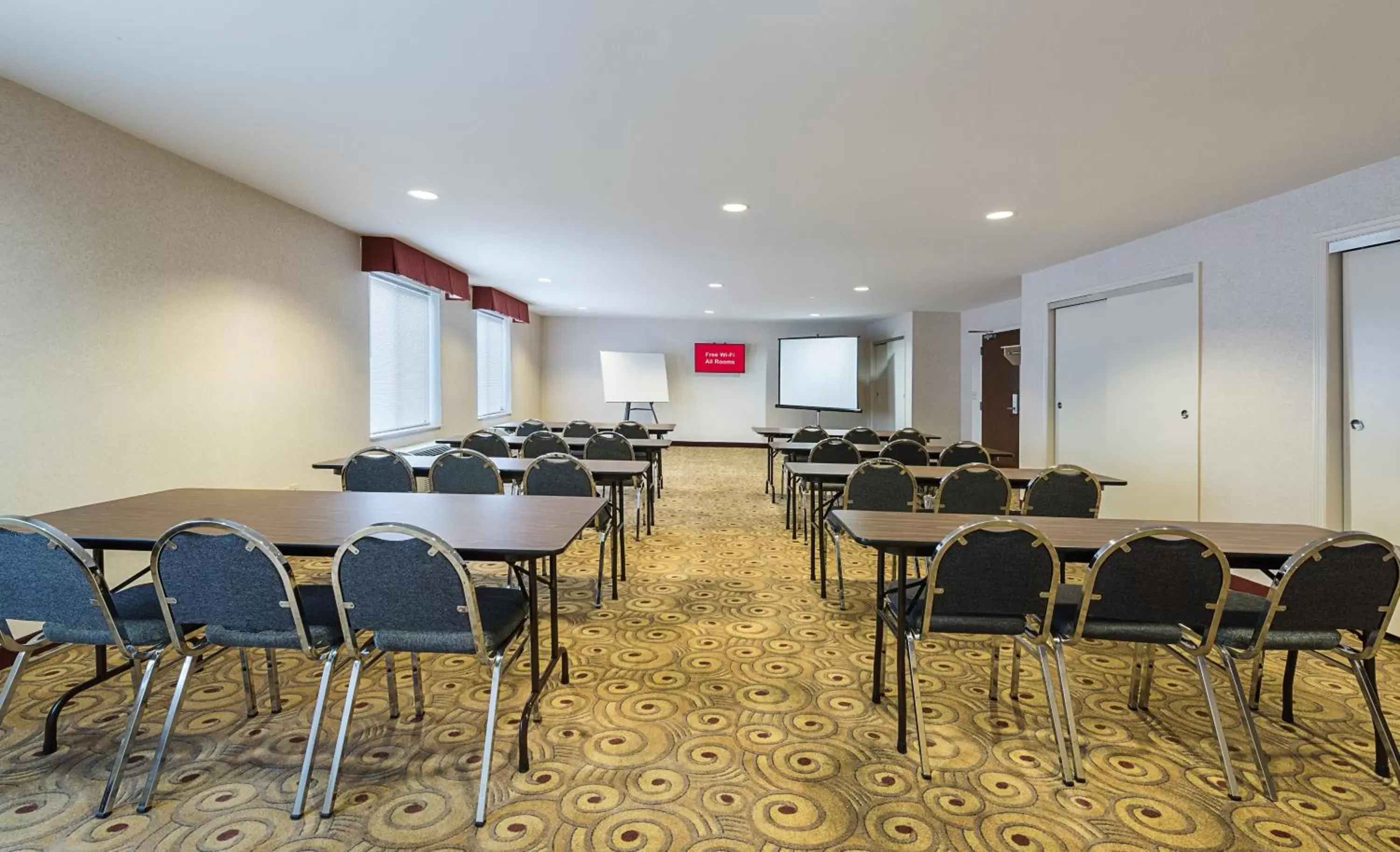 Meeting/conference room in Red Roof Inn Etowah – Athens, TN