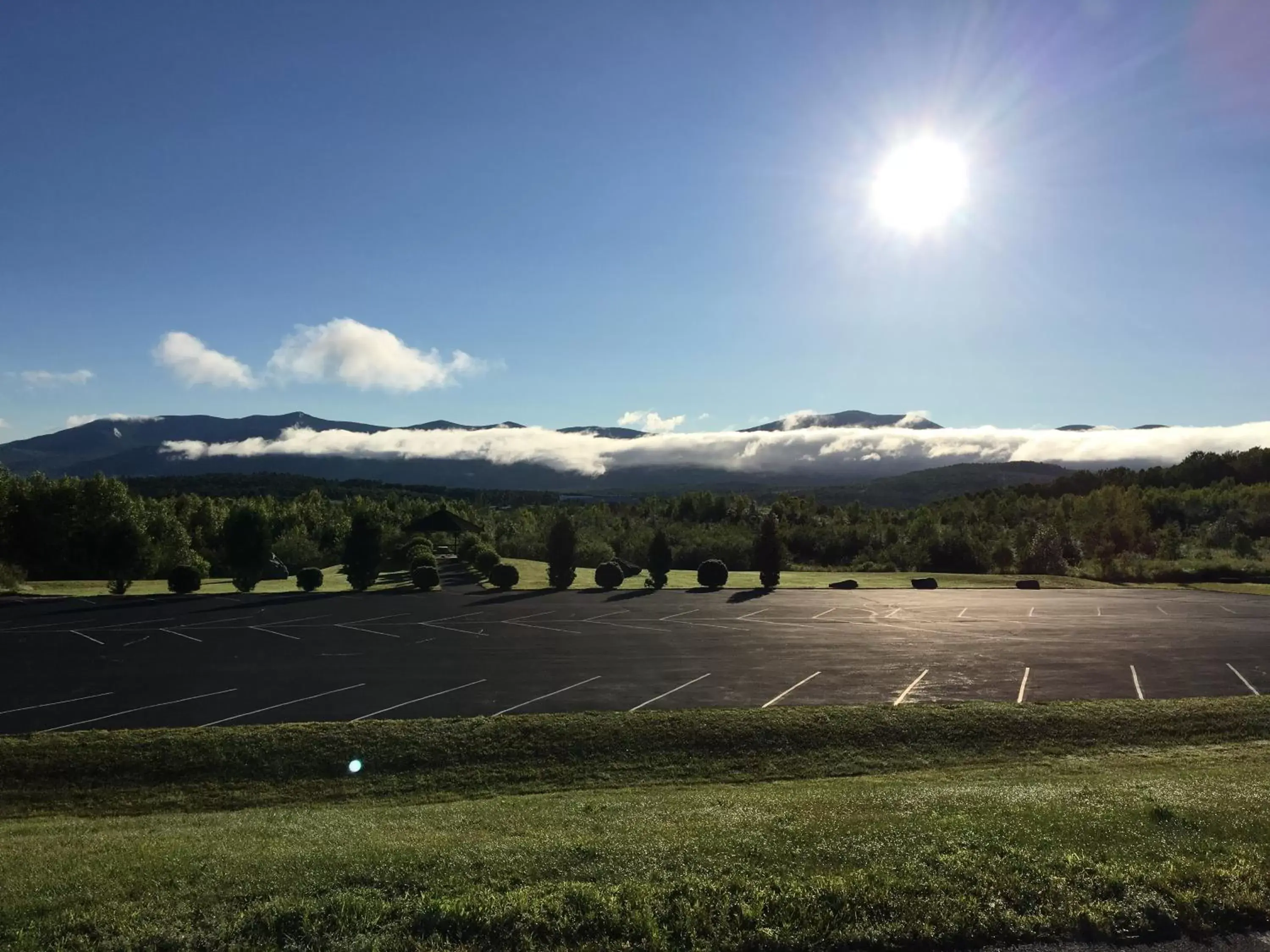 Mountain view in Cabot Inn & Suites