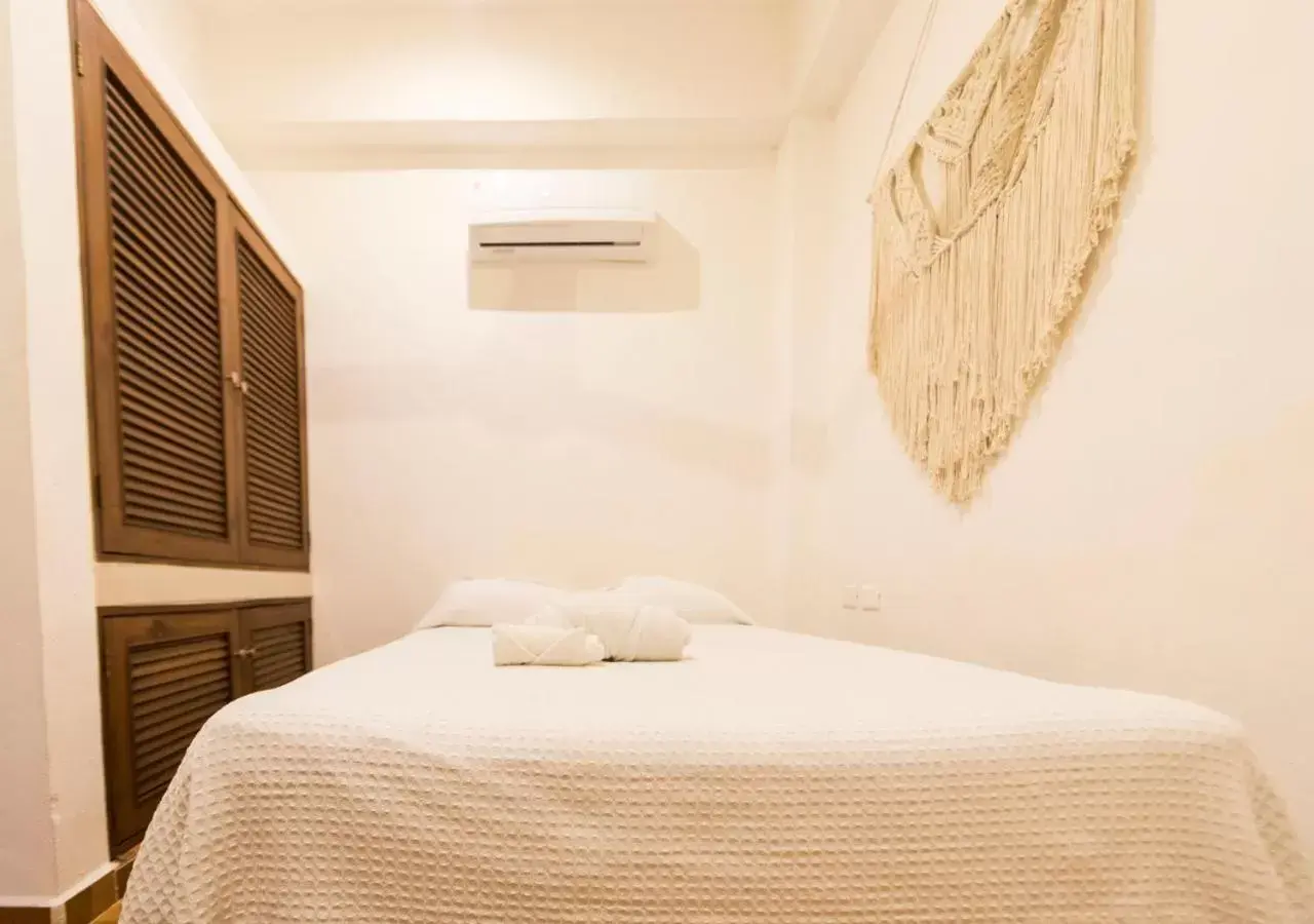 air conditioner, Bed in Itza La Veleta Tulum