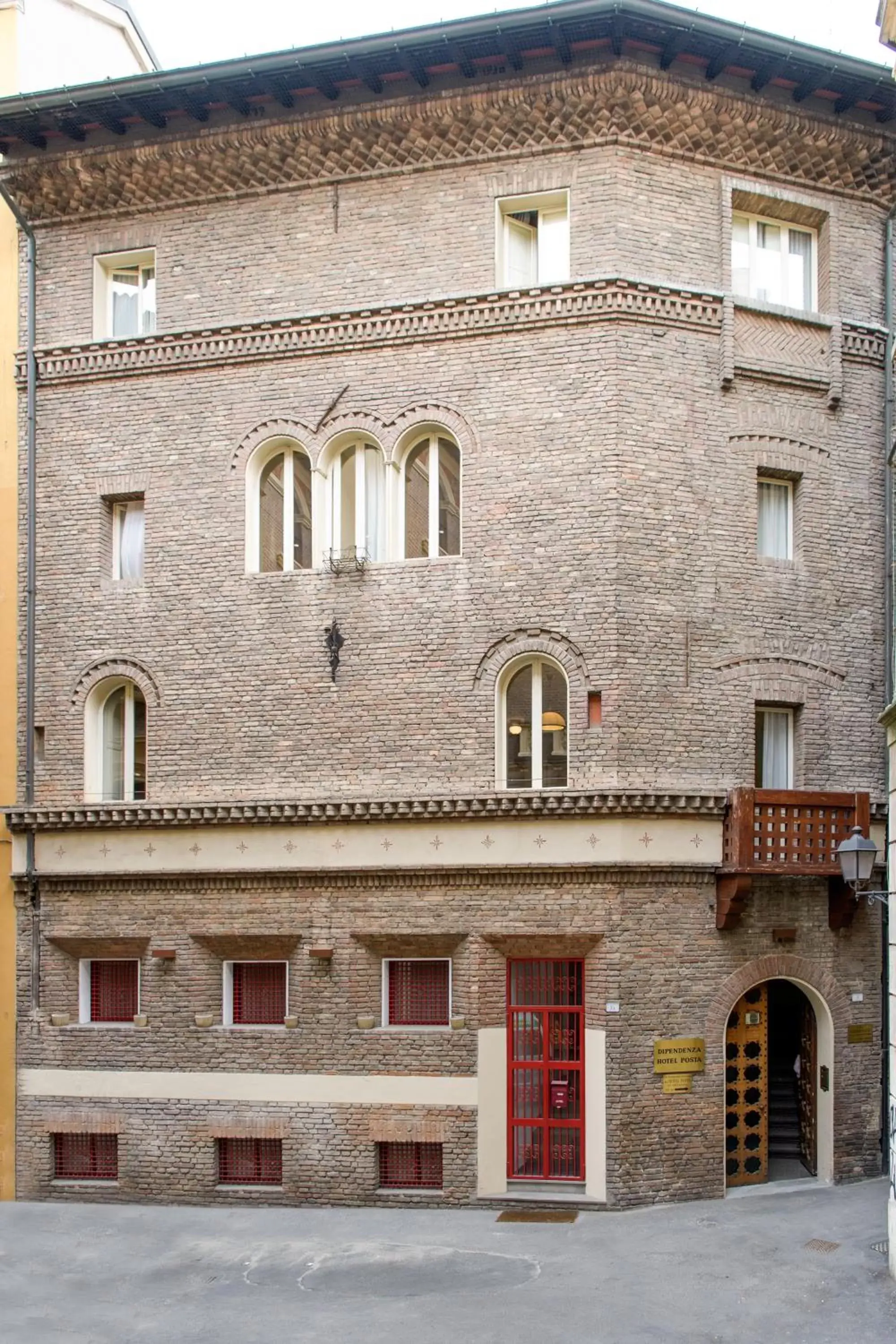 Facade/entrance, Property Building in Albergo Reggio