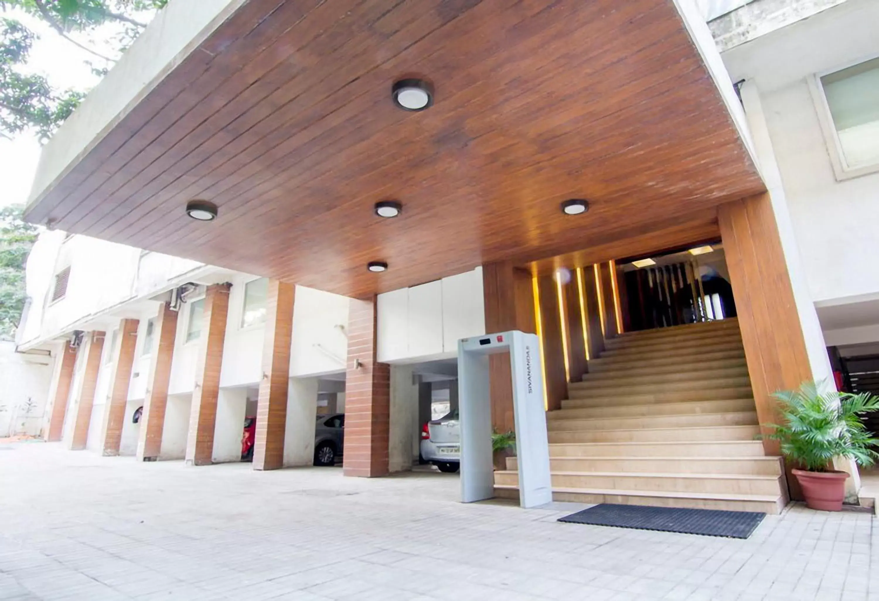 Facade/entrance in The Roa Hotel Facade/entrance in The Roa Hotel