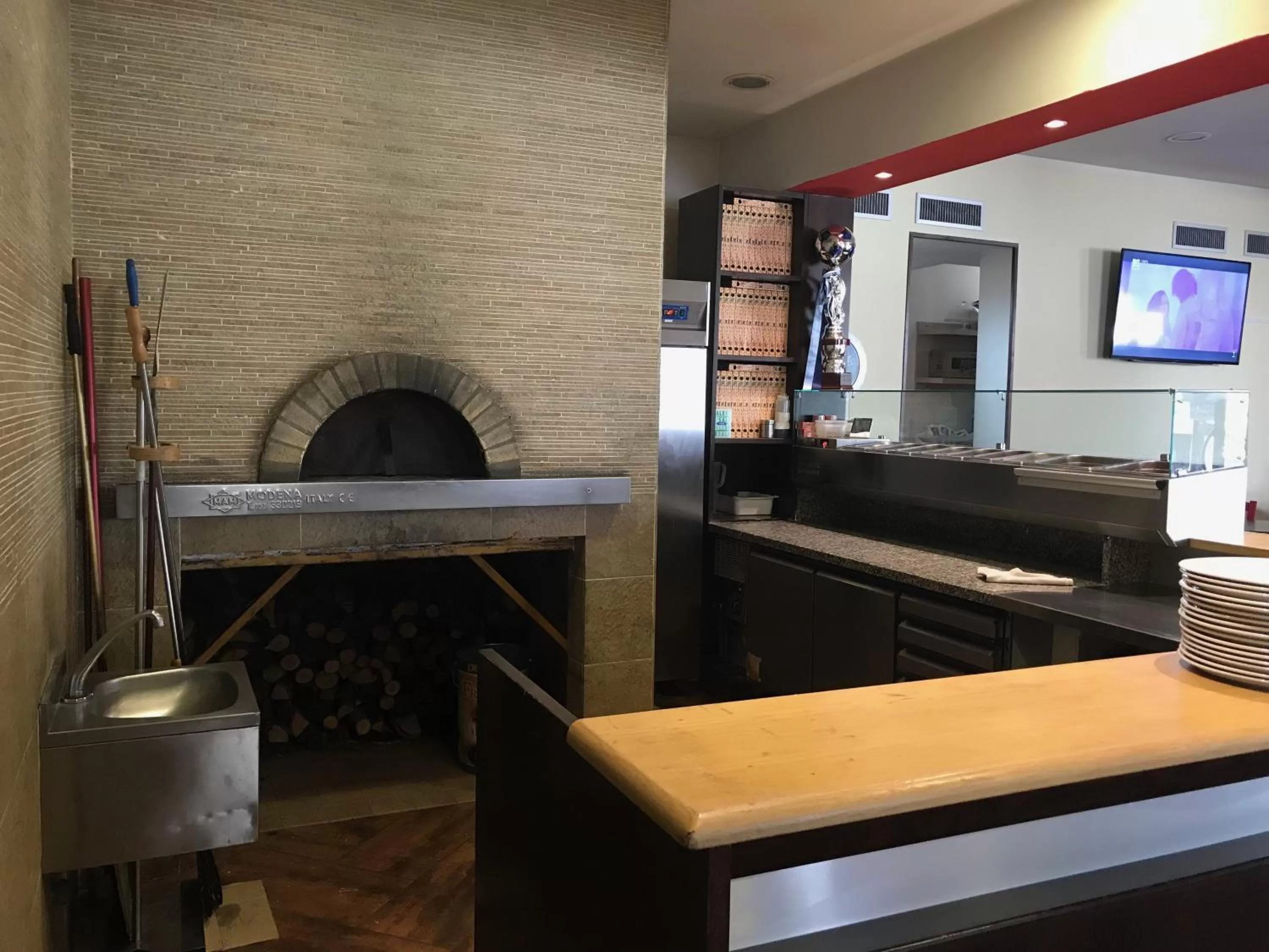 Restaurant/places to eat in Rosso Di Sera