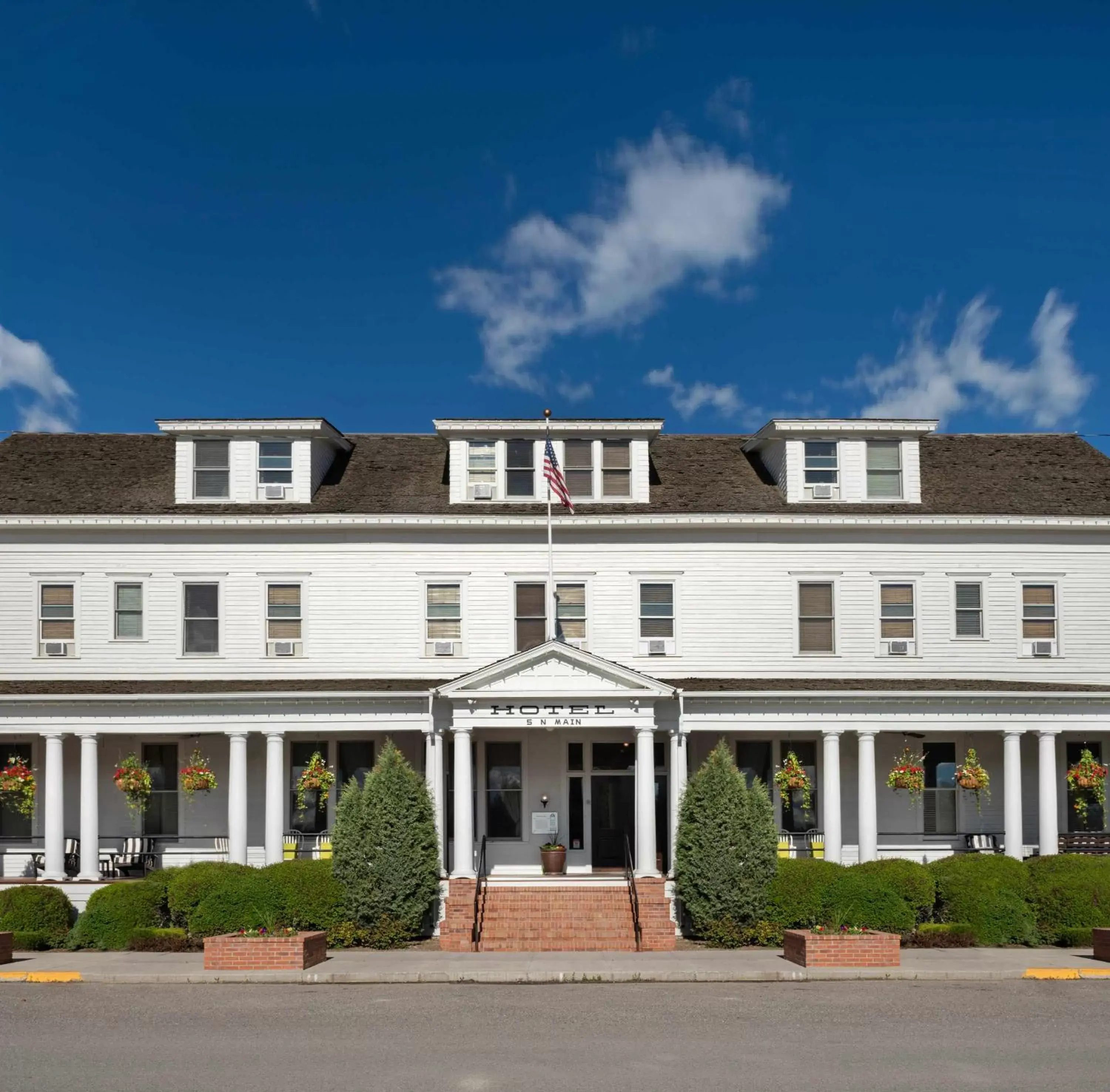 Property Building in The Sacajawea Hotel