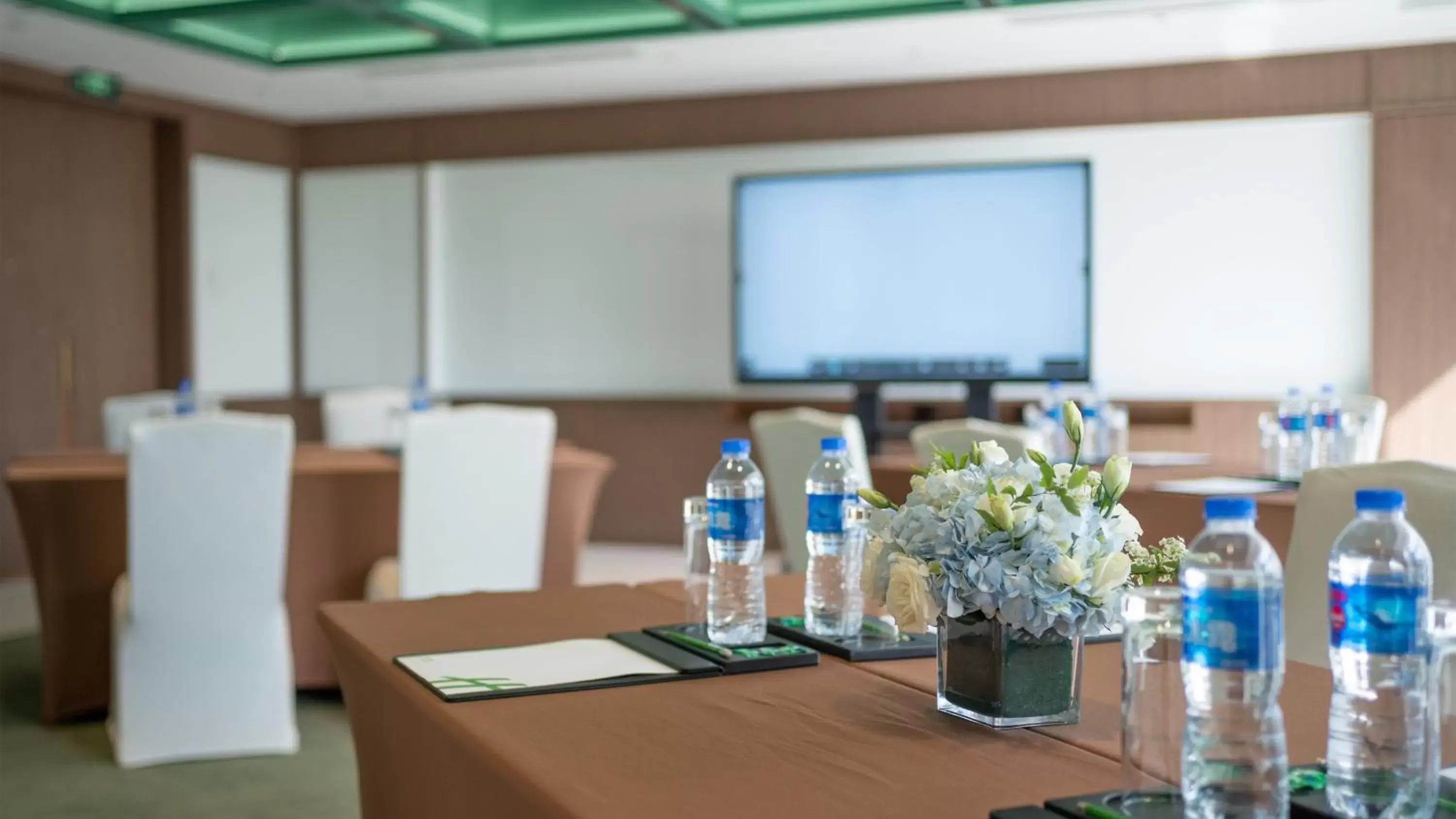 Meeting/conference room, Business Area/Conference Room in Holiday Inn Beijing Focus Square, an IHG Hotel