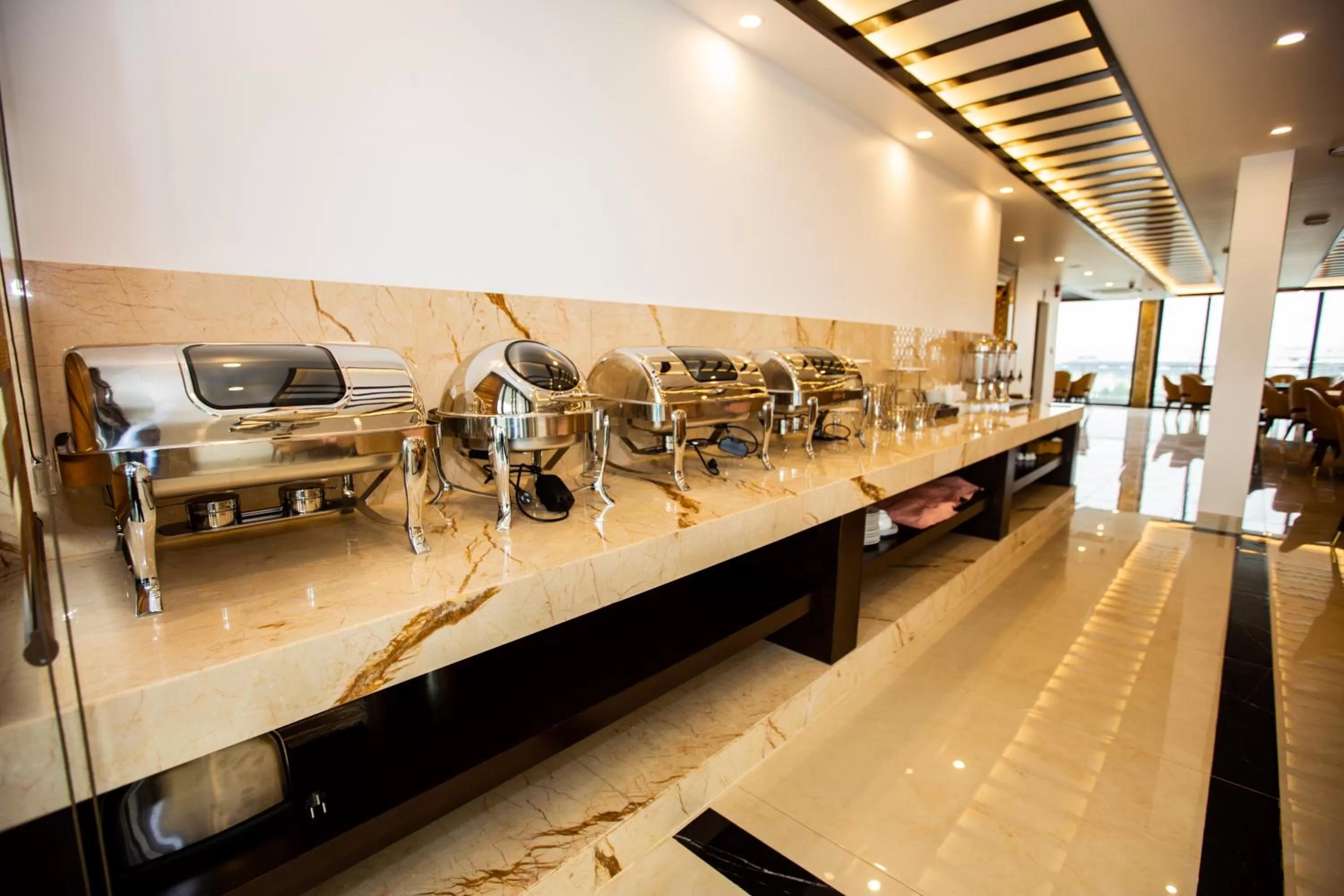 Restaurant/places to eat in Golden Palm HaLong Hotel