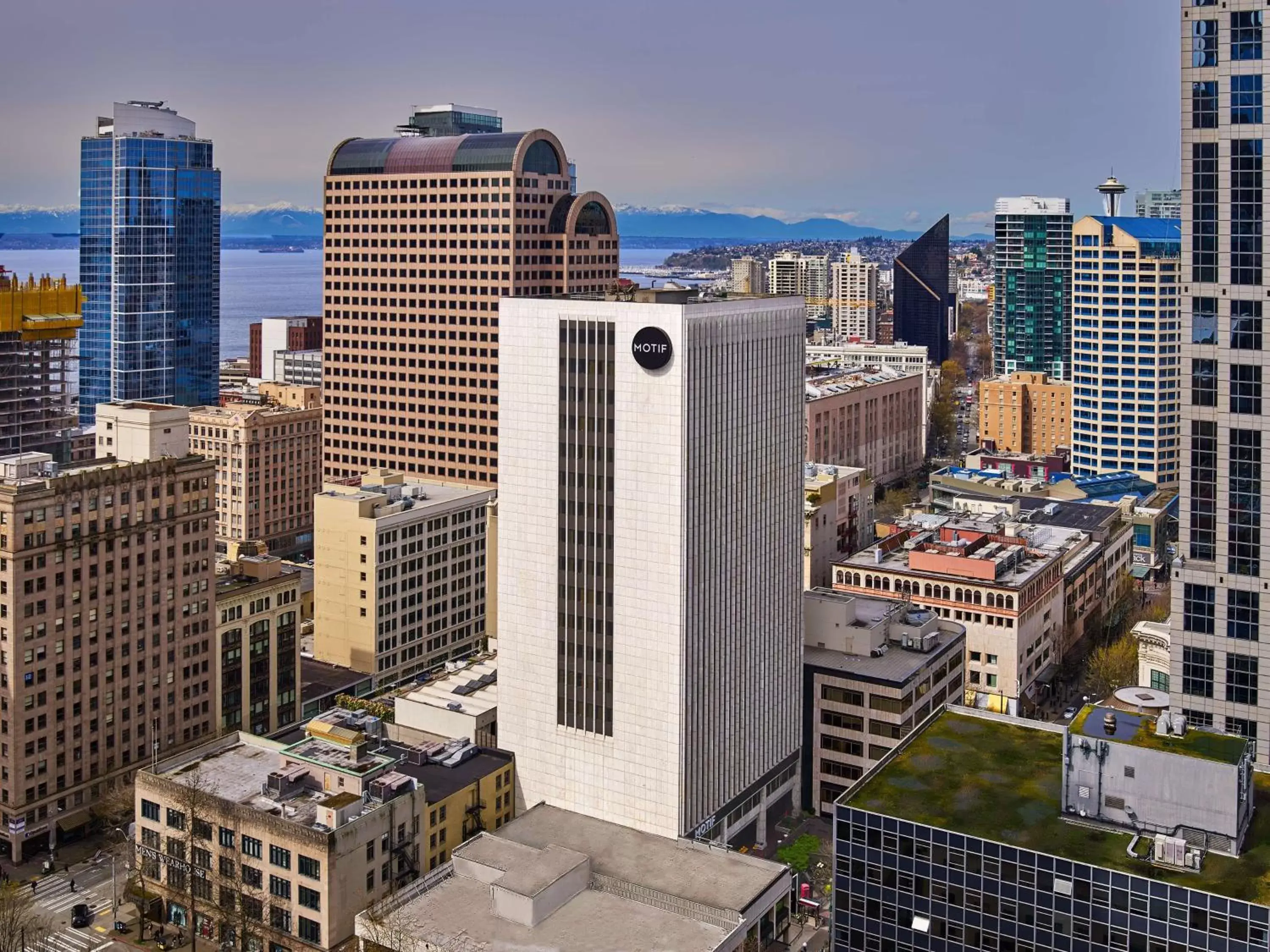 Property building, Bird's-eye View in Hilton Motif Seattle