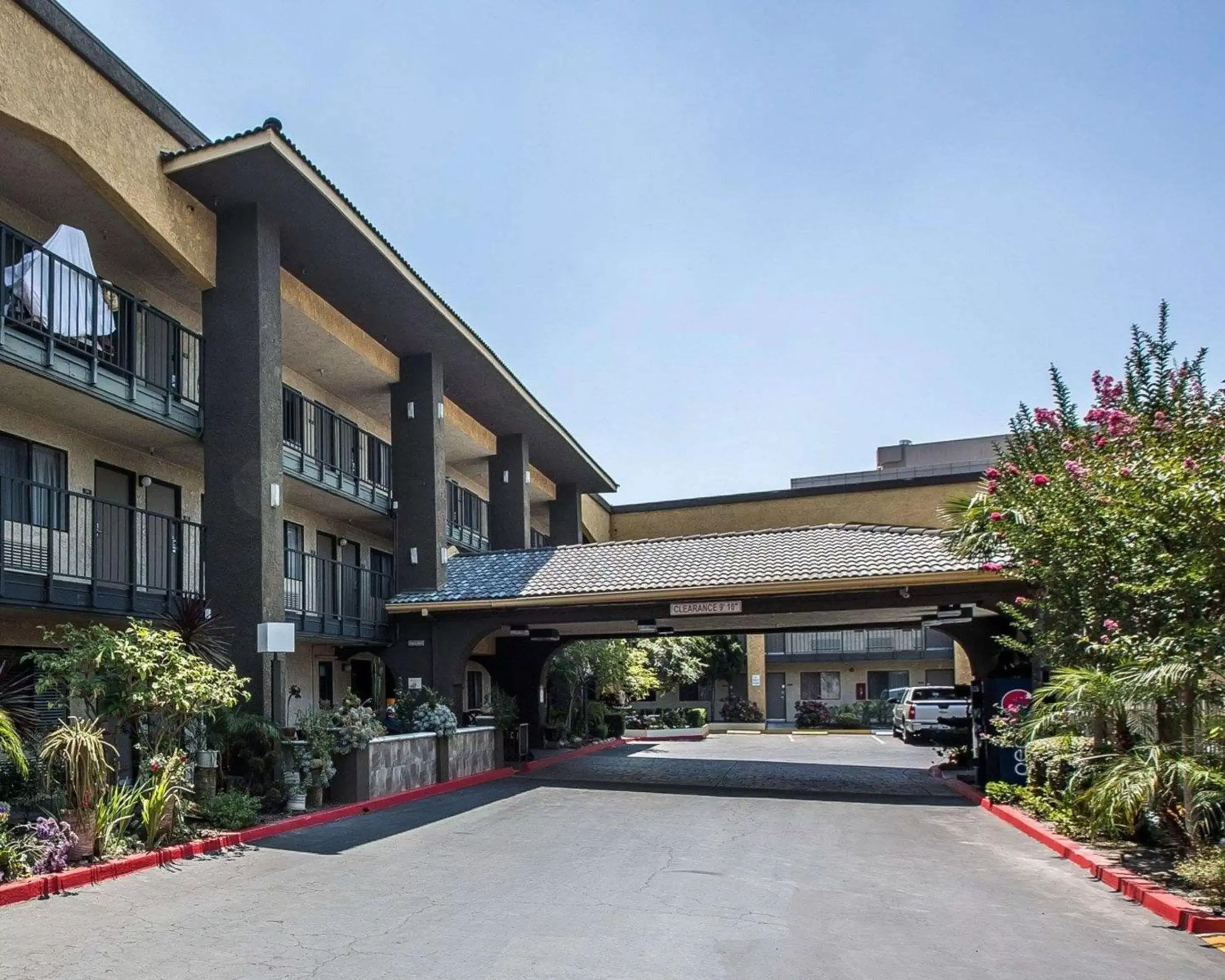 Property building in Quality Inn Ontario Airport Convention Center