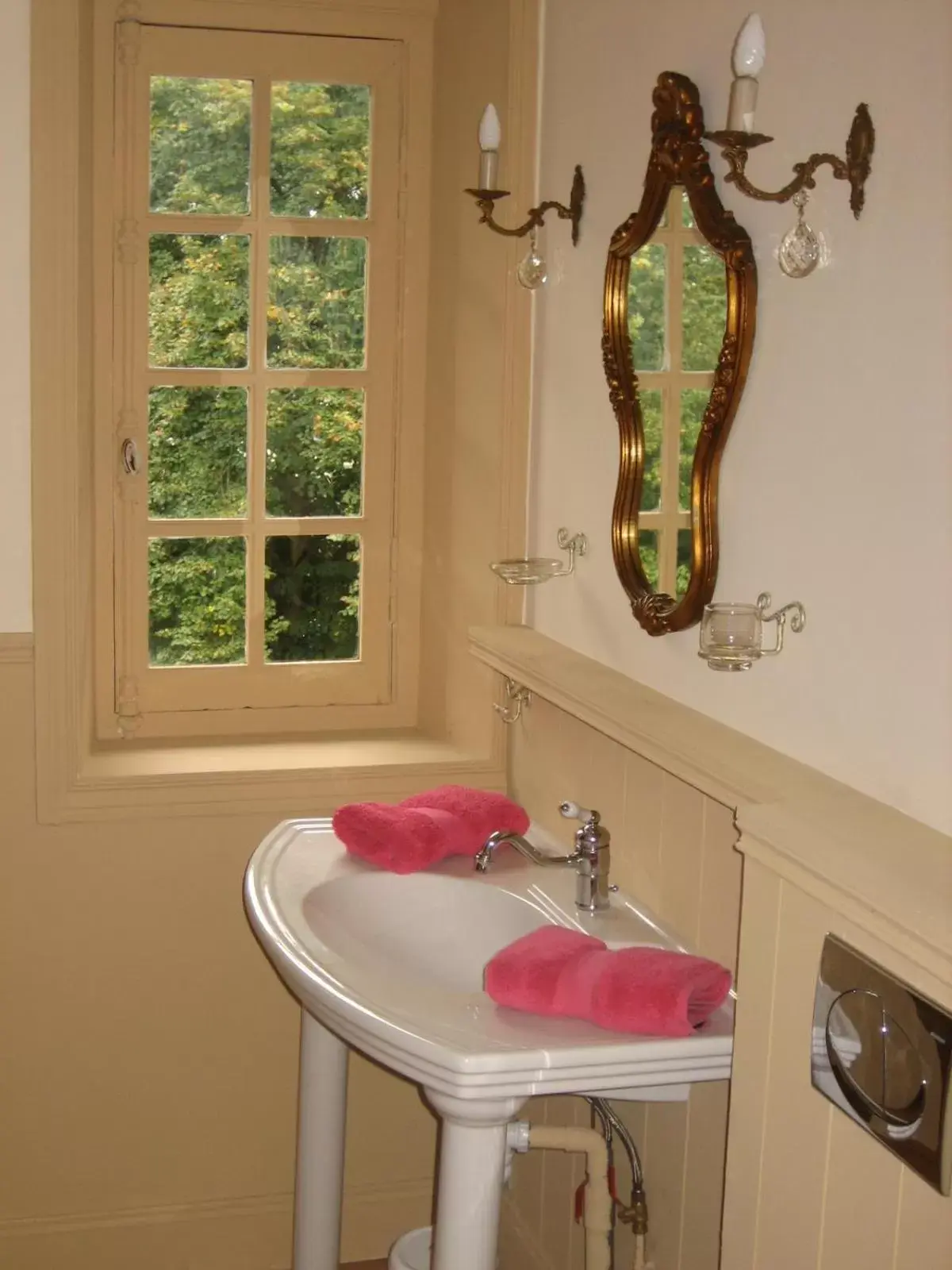 Bathroom in Chambres d'hôtes Manoir Ker-Huella