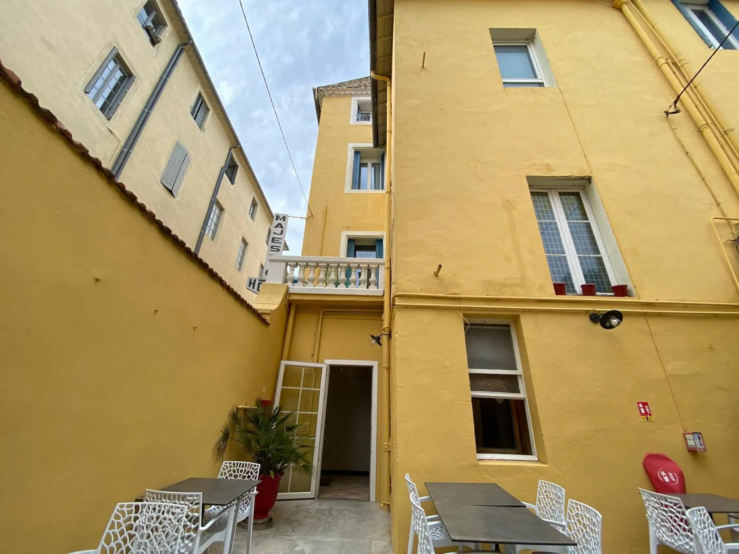 Balcony/Terrace, Property Building in Hotel Majestic