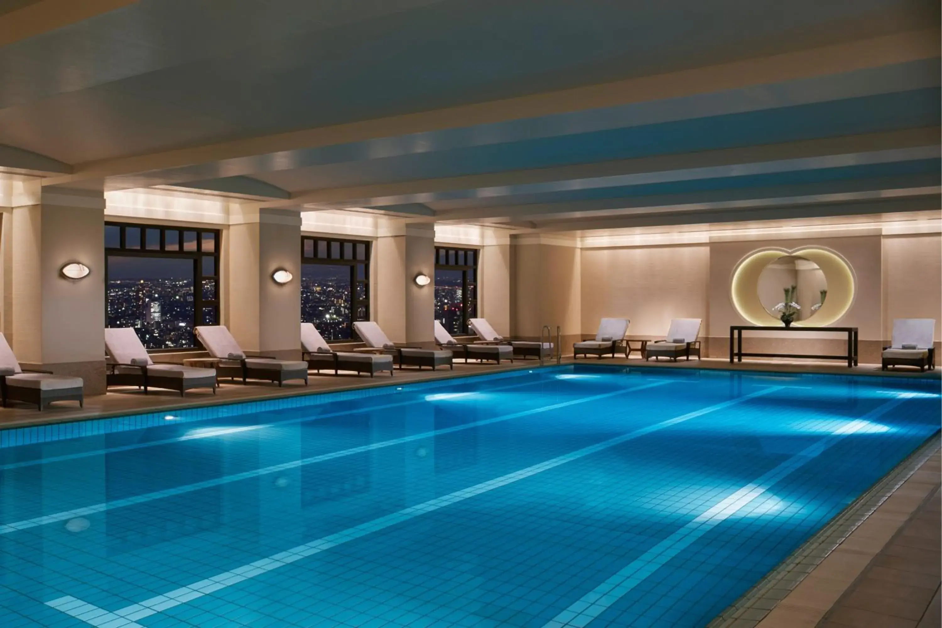 Swimming Pool in The Ritz-Carlton Tokyo