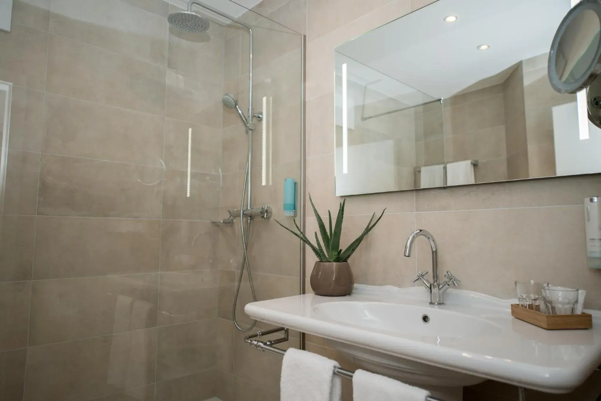 Shower, Bathroom in Stadthotel Styria