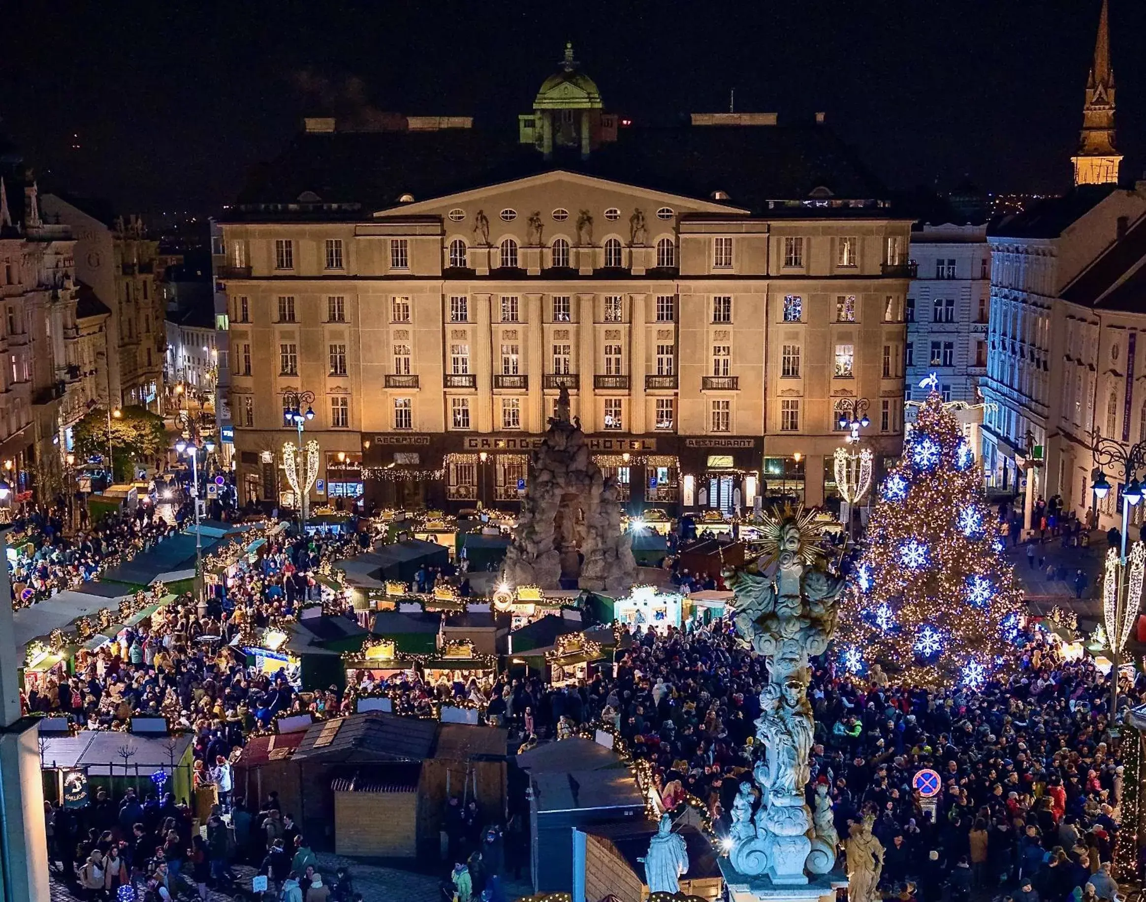 Night in Grandezza Hotel Luxury Palace