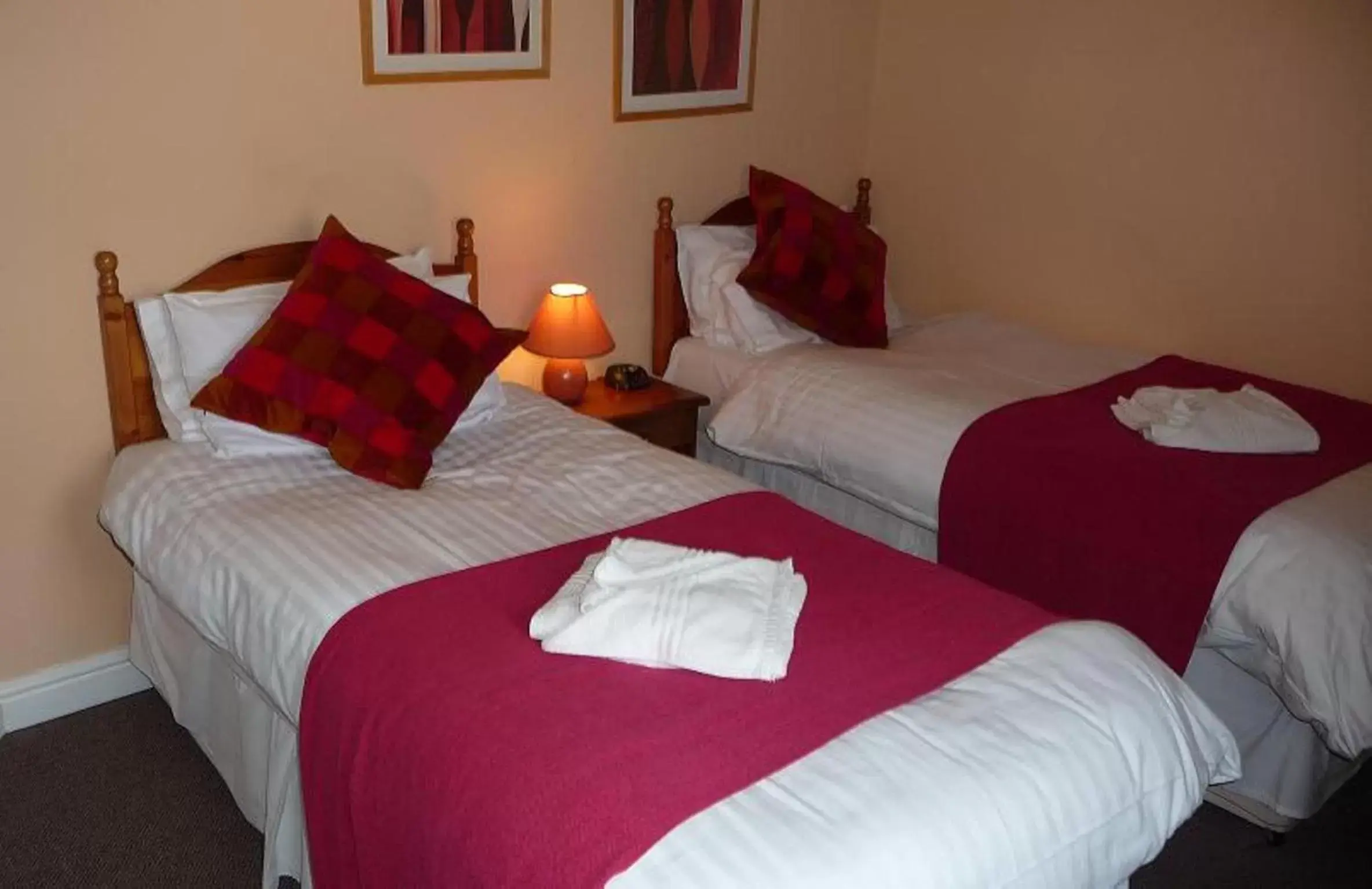 Classic Twin Room in Malt House Classic Twin Room in Malt House