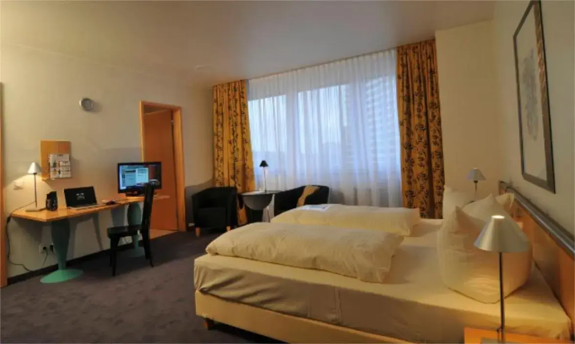 Bed in Best Western Hotel im Forum Mulheim