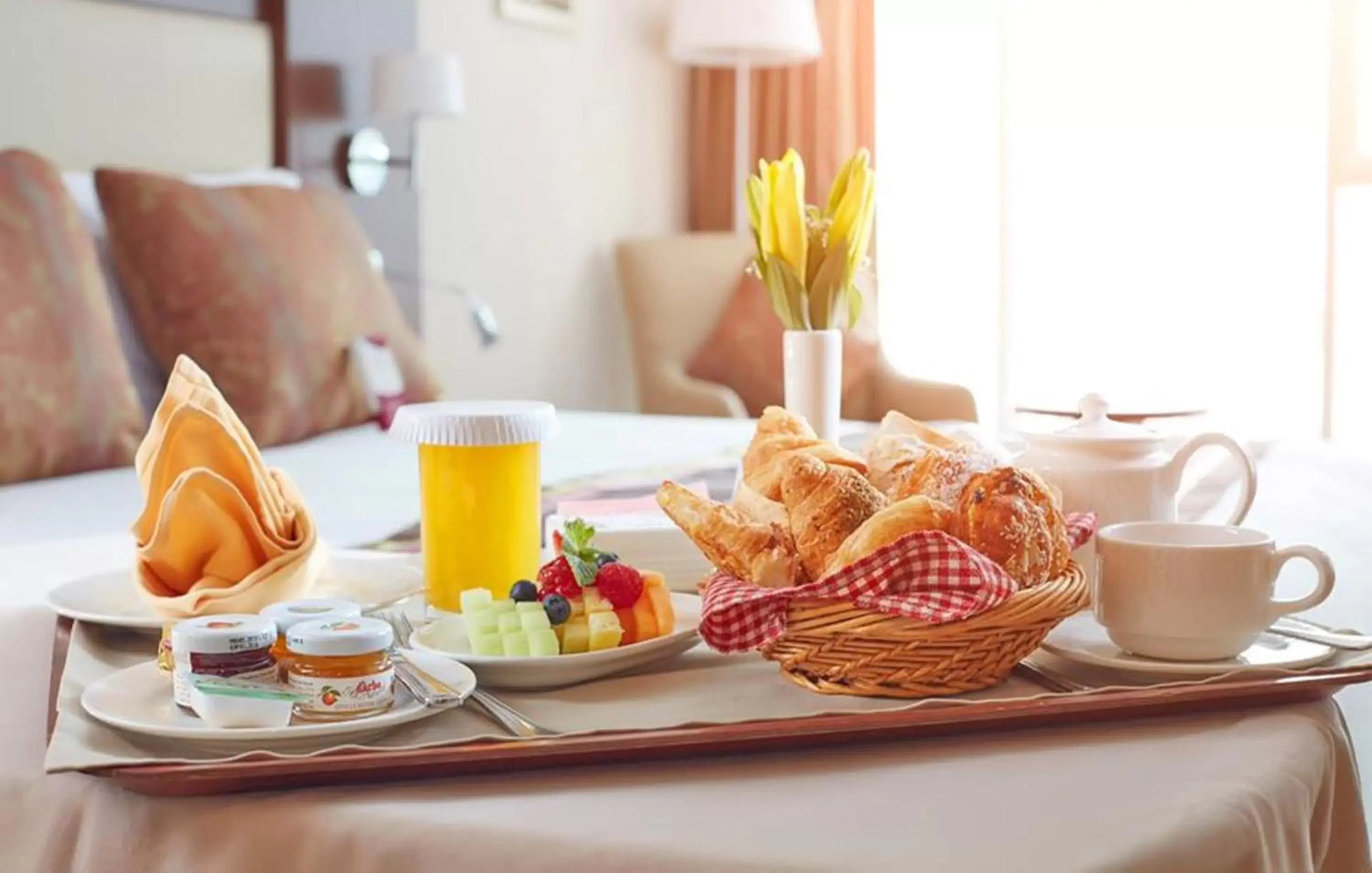 Photo of the whole room, Breakfast in Crowne Plaza Resort Salalah, an IHG Hotel