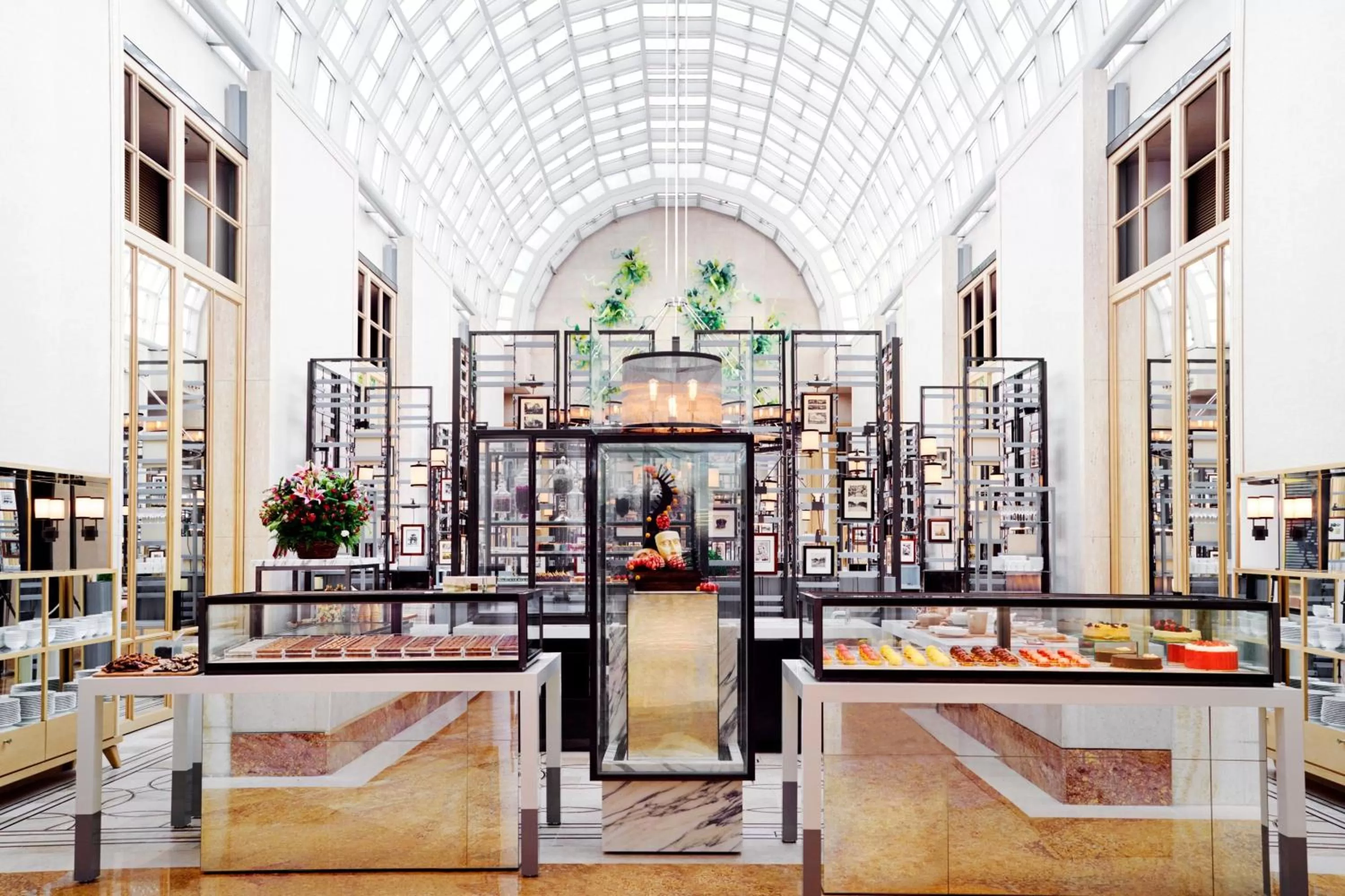 Restaurant/places to eat in The Ritz-Carlton, Millenia Singapore