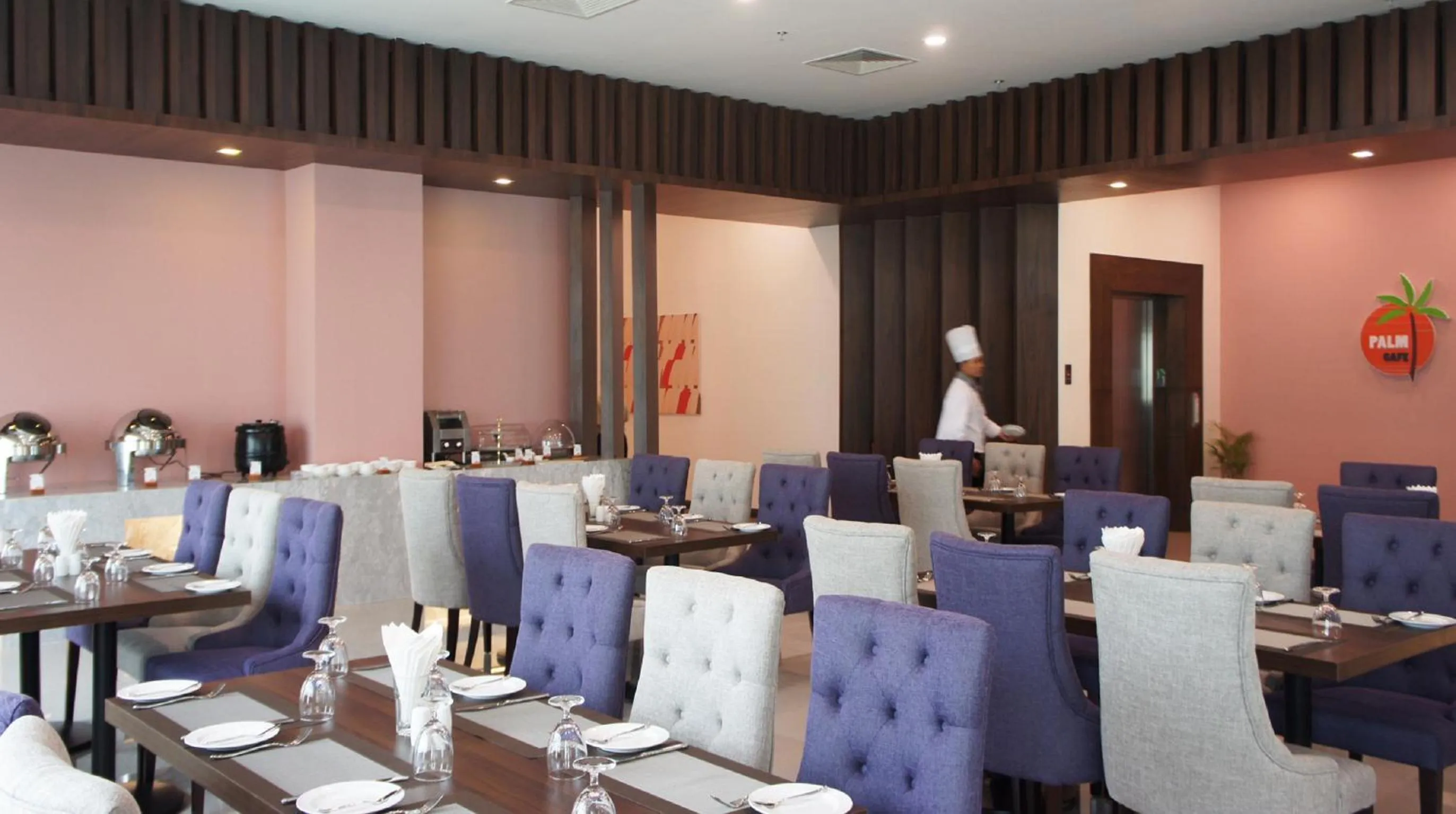 Dining area in Wyne Hotel