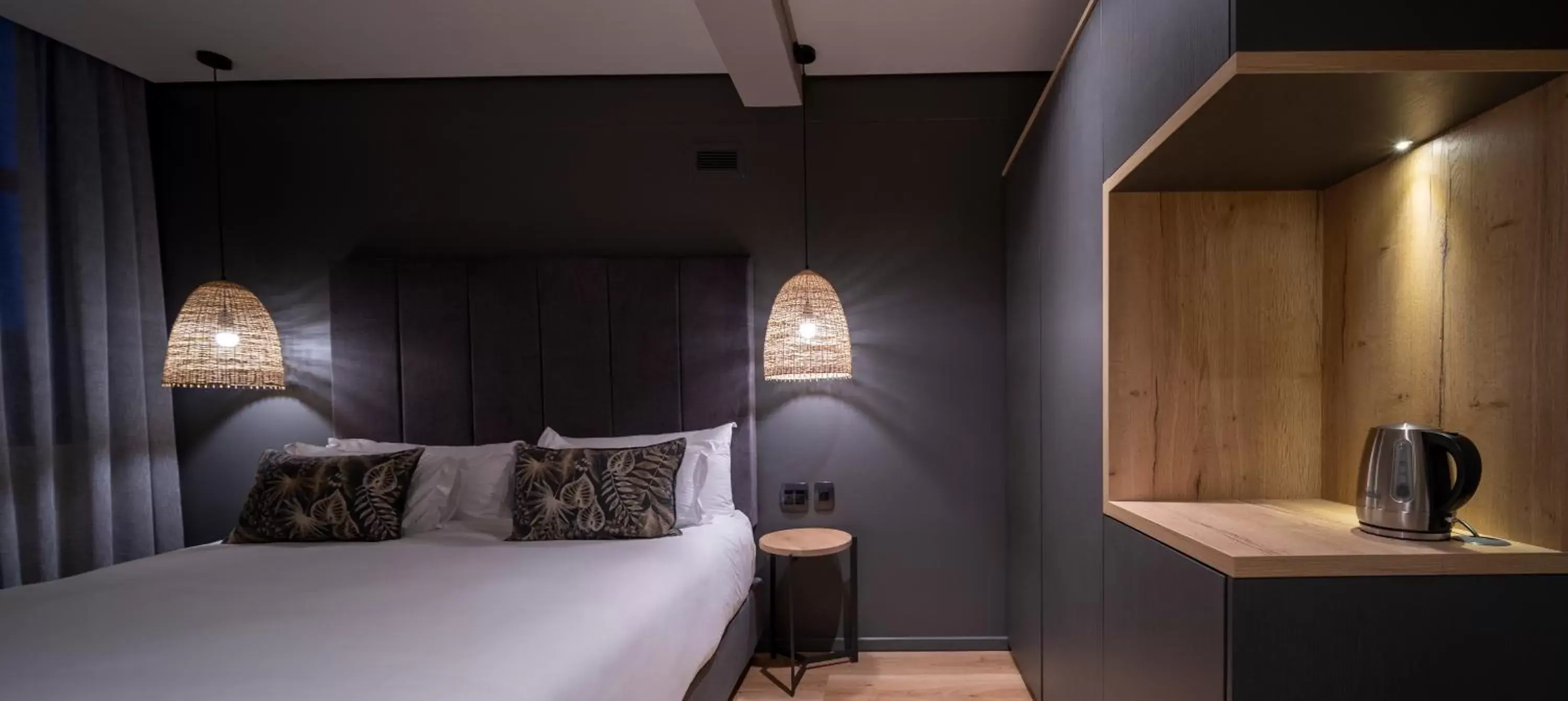Bed in Kloof Street Hotel - Lion Roars Hotels & Lodges