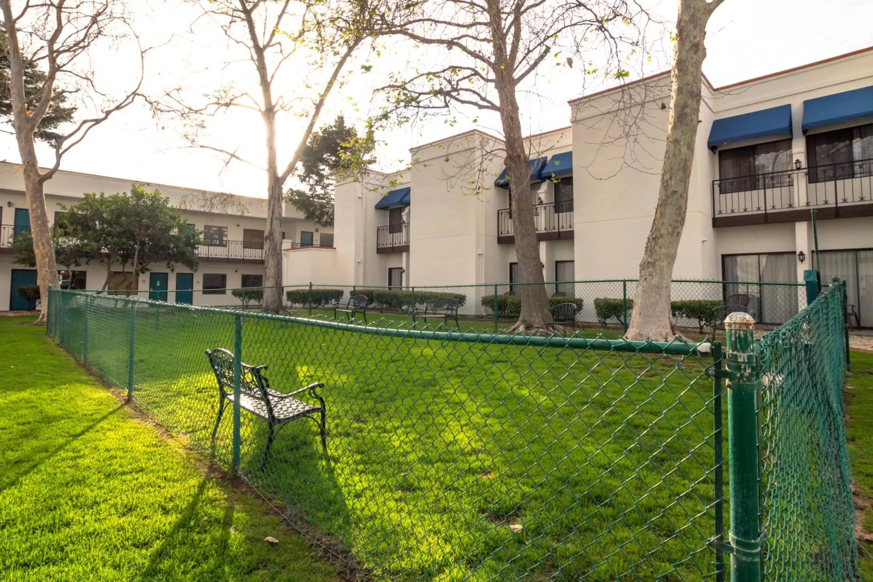 Natural landscape, Property Building in Oxford Suites Pismo Beach